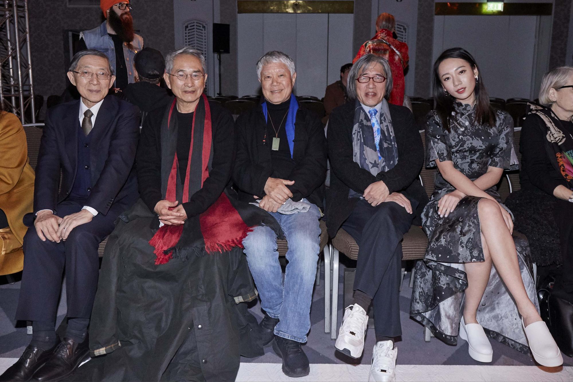 林懷民老師與蔣勳老師也來APUJAN時裝秀現場相挺。(APUJAN提供)