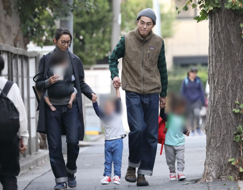 東出昌大與渡邊杏婚後育有3個小孩。(翻攝自網路)