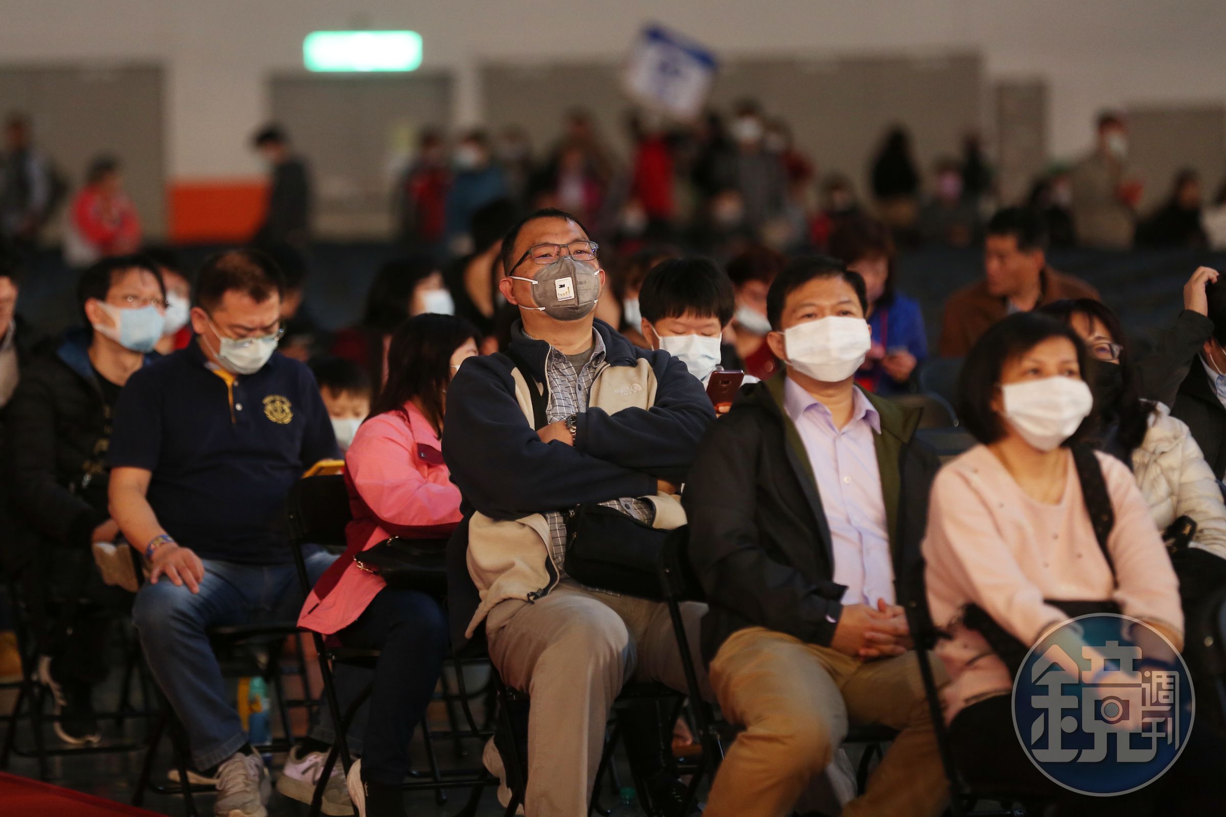 不少民眾外出戴上口罩防疫，但戴口罩時眼鏡片容易起霧，讓不少人感到困擾。圖為示意圖，當事人與本新聞無關。