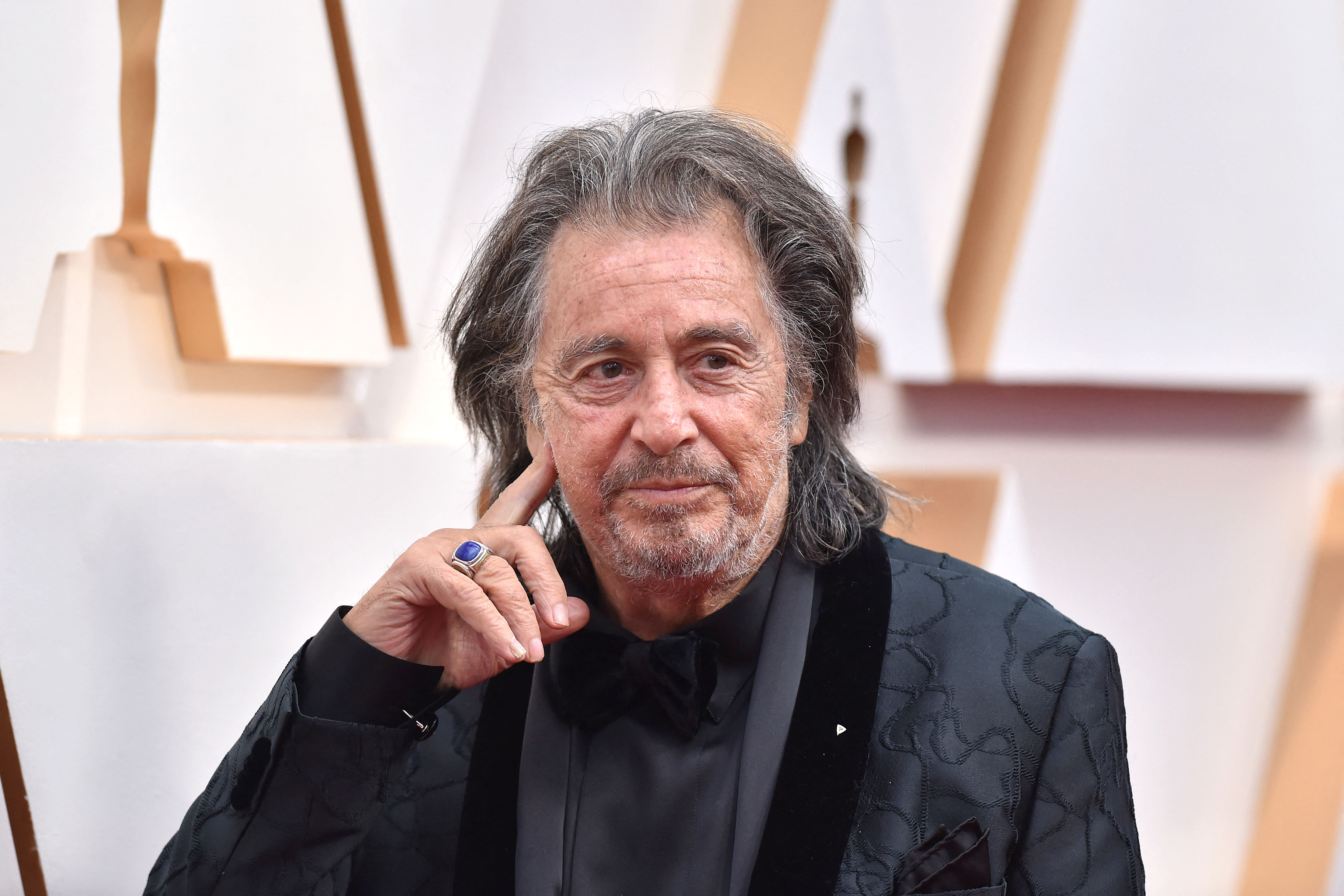 79歲的艾爾帕西諾上週獨自出席奧斯卡頒獎，當時便傳出他與交往2年的女友梅朵多翰分手。（東方IC）