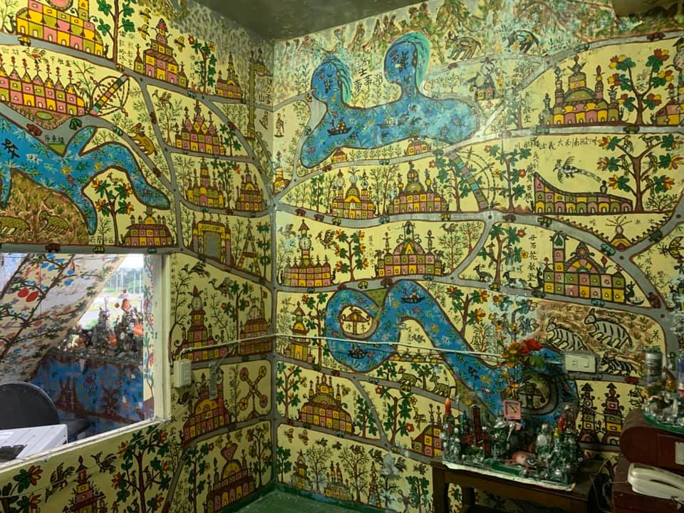 屋內處處畫好畫滿，宛如古埃及藝術。（翻攝自于永傑臉書）