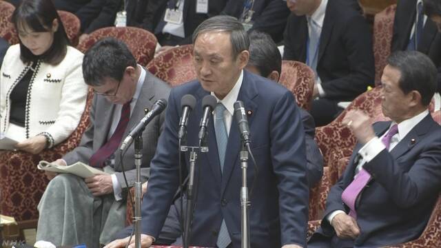 日本政府發言人菅義偉表示東京奧運和帕運將如期舉行，國際奧會應該要對日本防疫有信心。（翻攝自NHK）