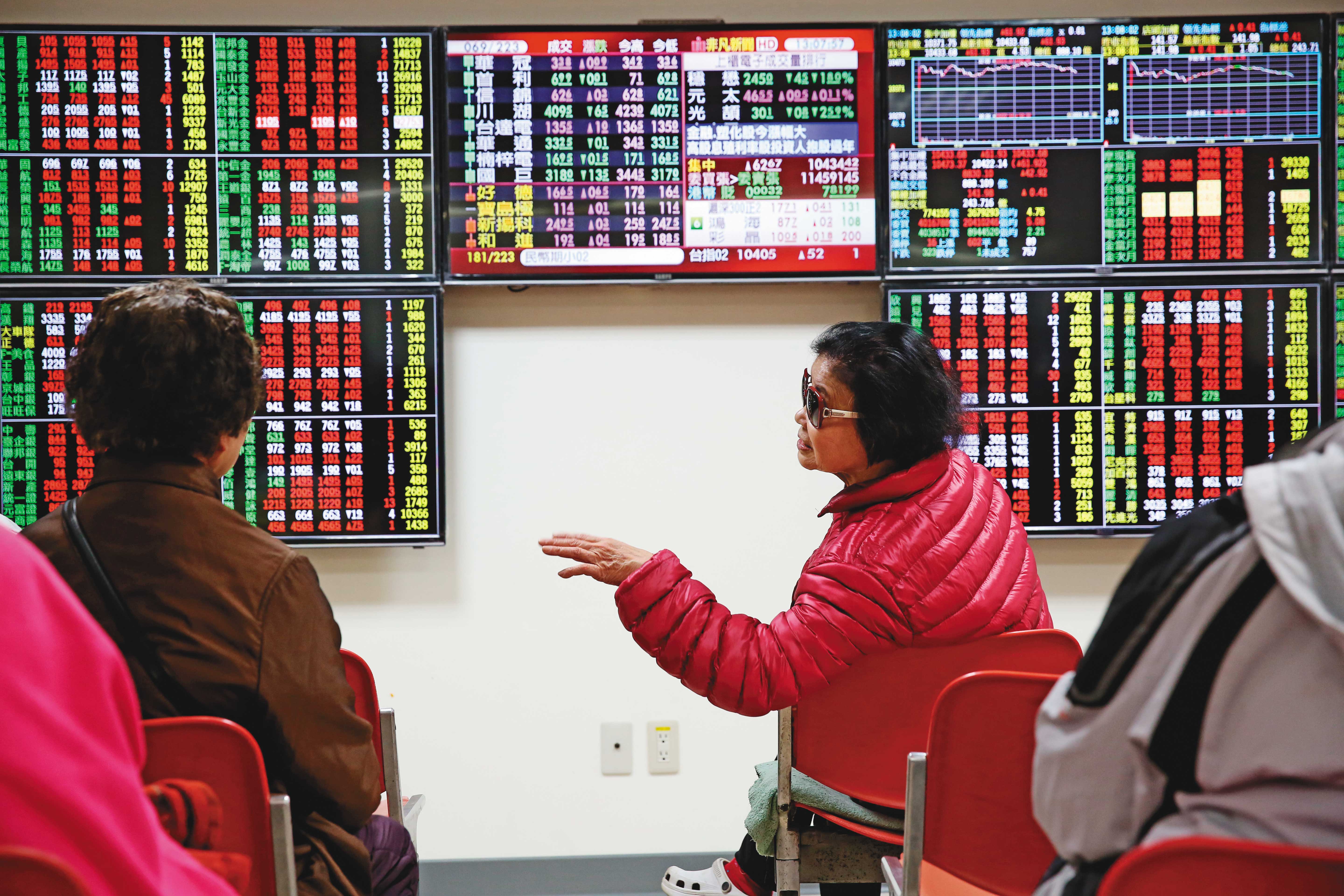 過去10年台股含息年化報酬率約8%,長期布局優質企業,投資人都能賺到錢。