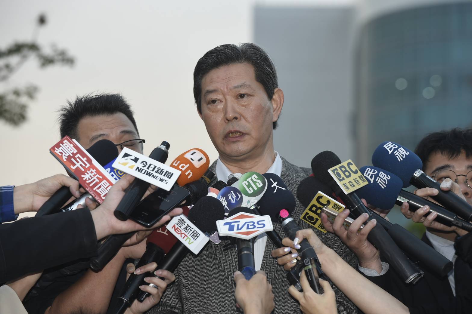 前總統李登輝辦公室主任王燕軍傍晚出面受訪，說明李登輝病況。