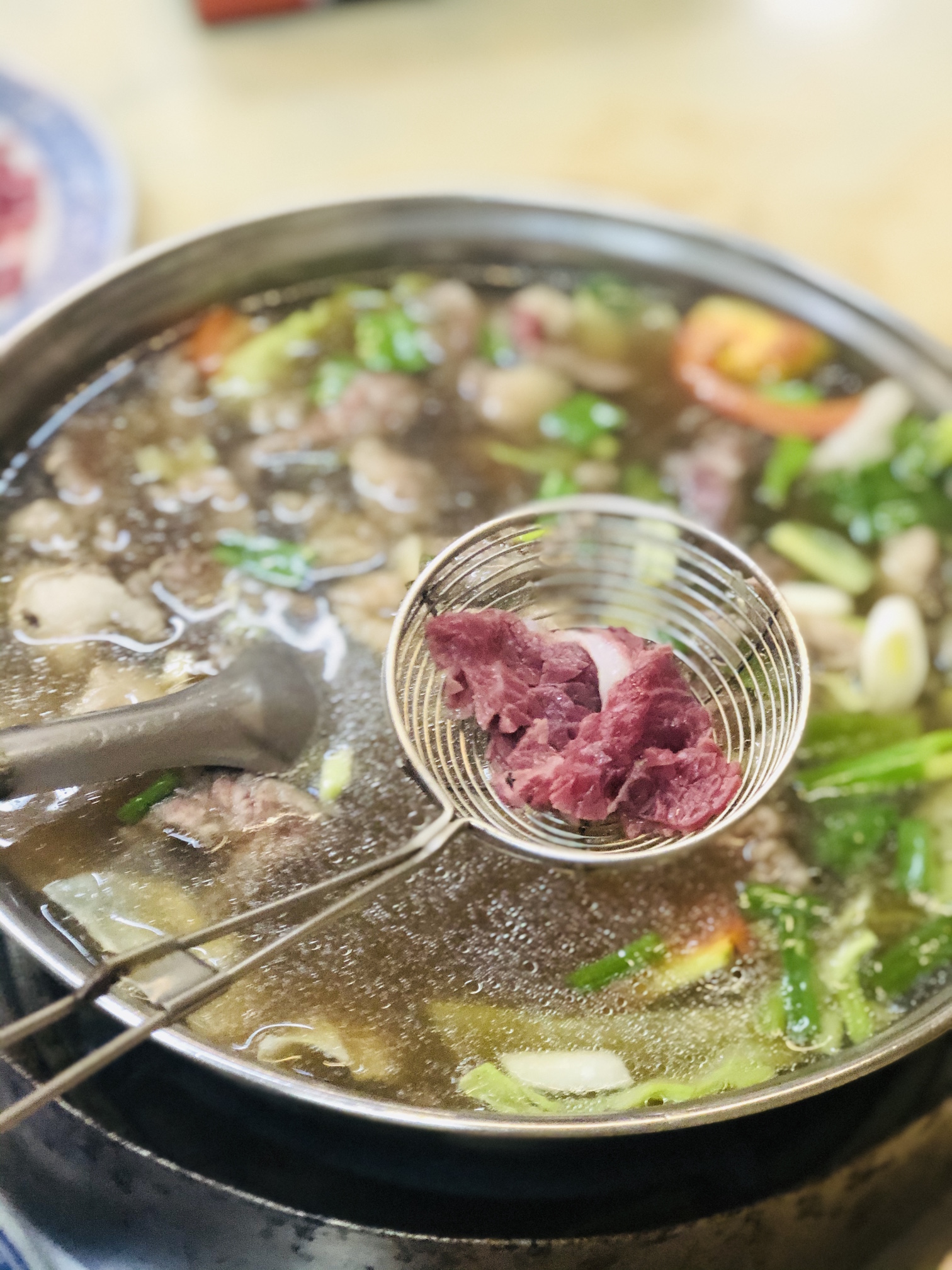 涮3秒馬上撈起可保持肉質脆甜。