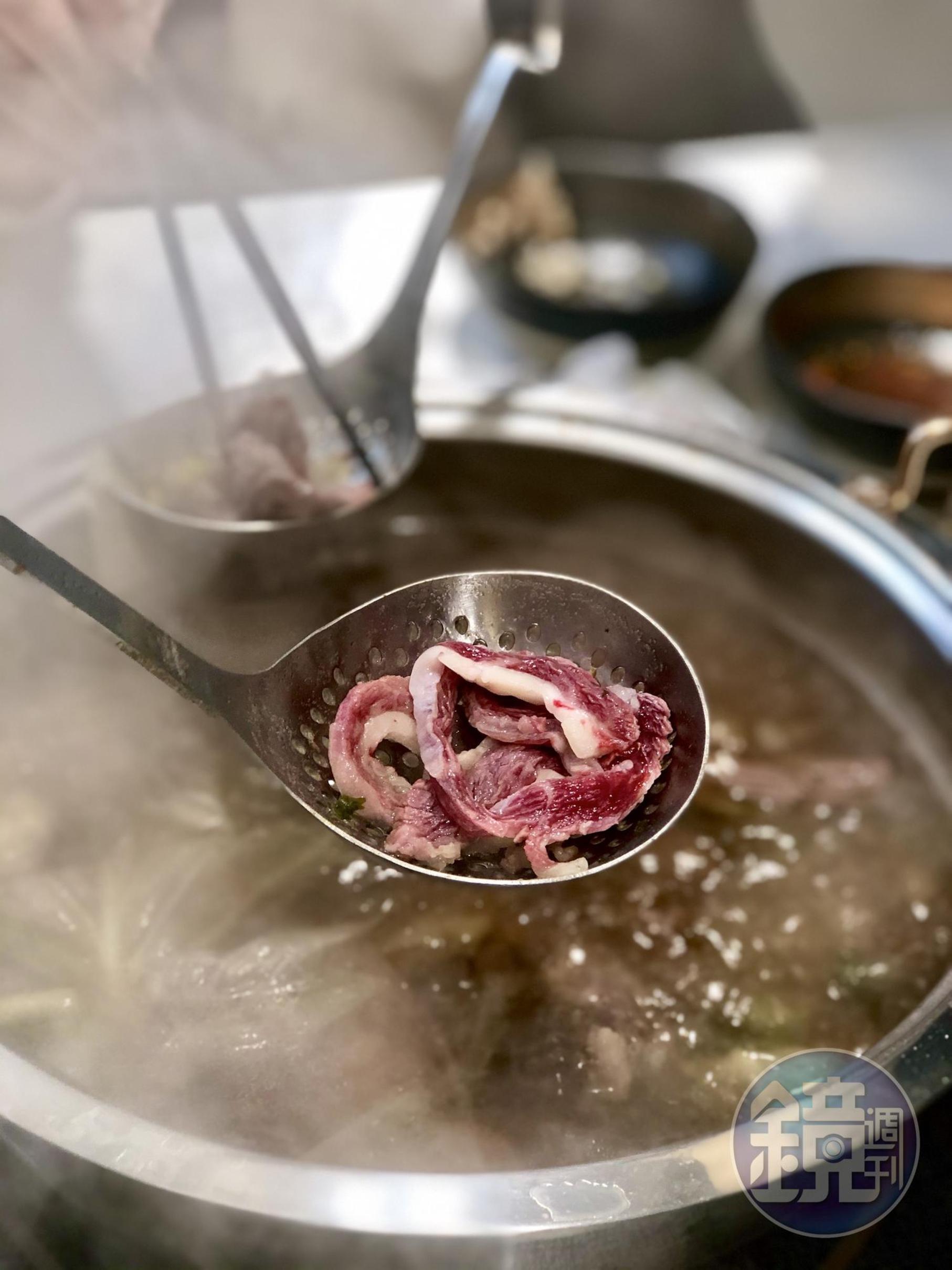嫩中帶脆是阿裕選牛肉部位的特質。