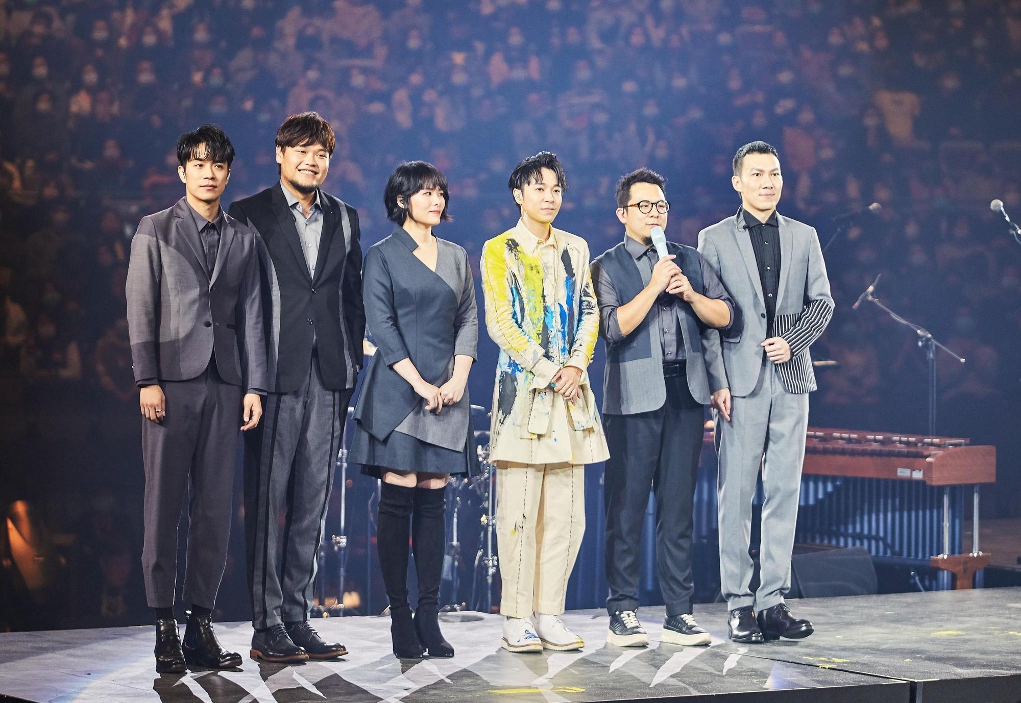 吳青峰《太空備忘記2020》演唱會,休團3年多的蘇打綠合體了。(環球提供)