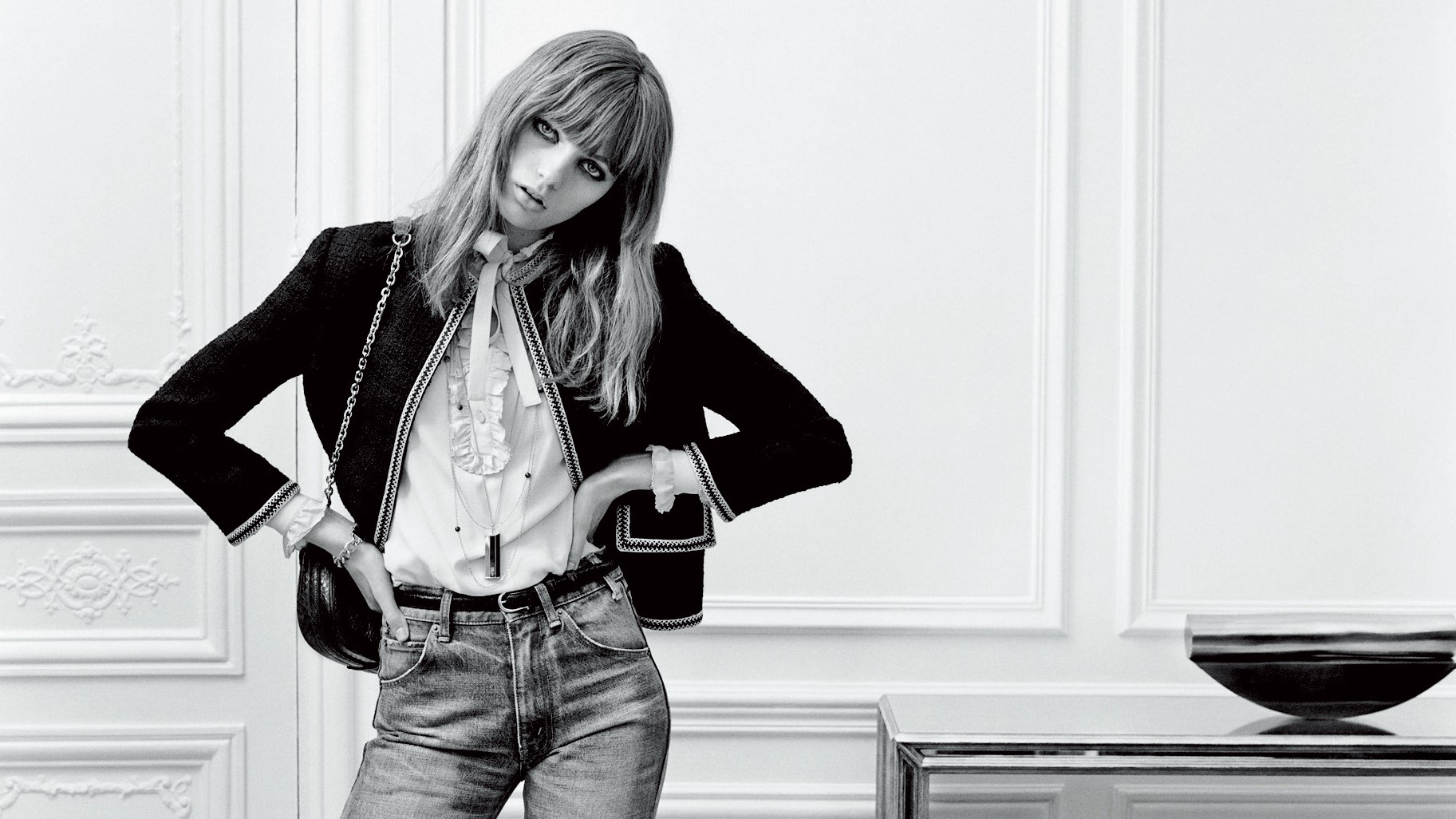 猶如將70年代法式優雅永恆定格的復古畫報，是CELINE的2020春夏形象廣告。（CELINE提供）