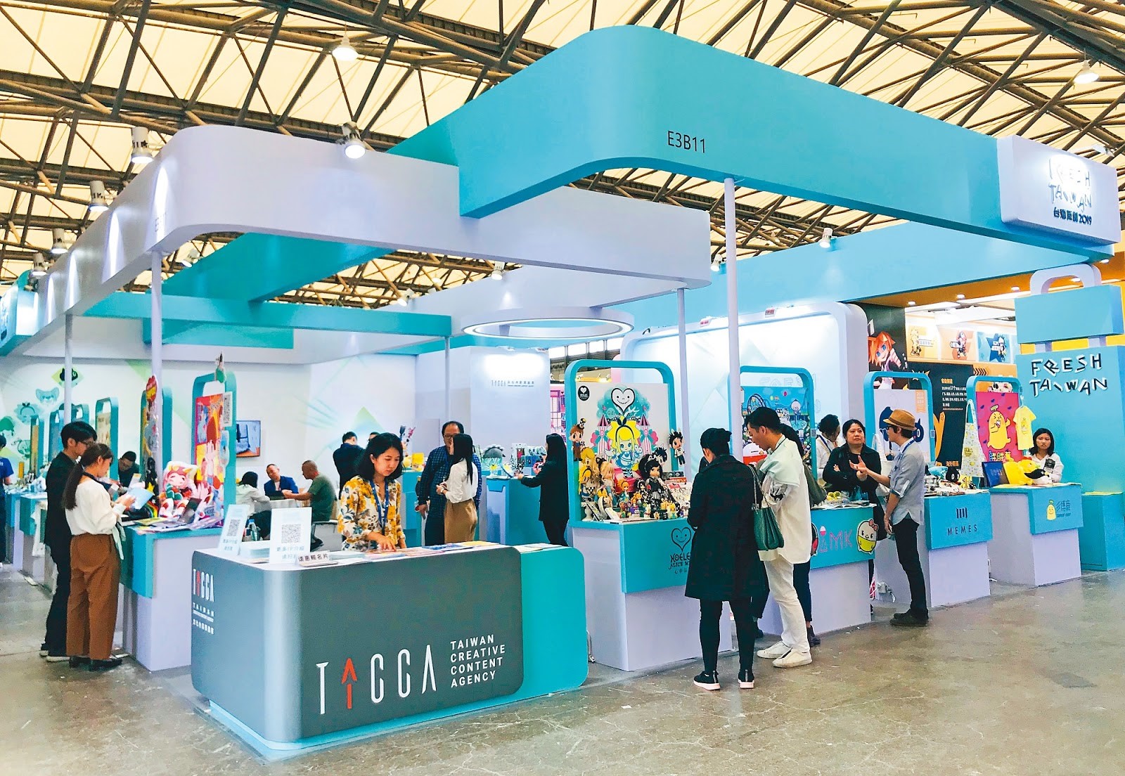 文策院去年10月帶領台灣原創公司前進上海授權展，推銷IP品牌。（文策院提供）