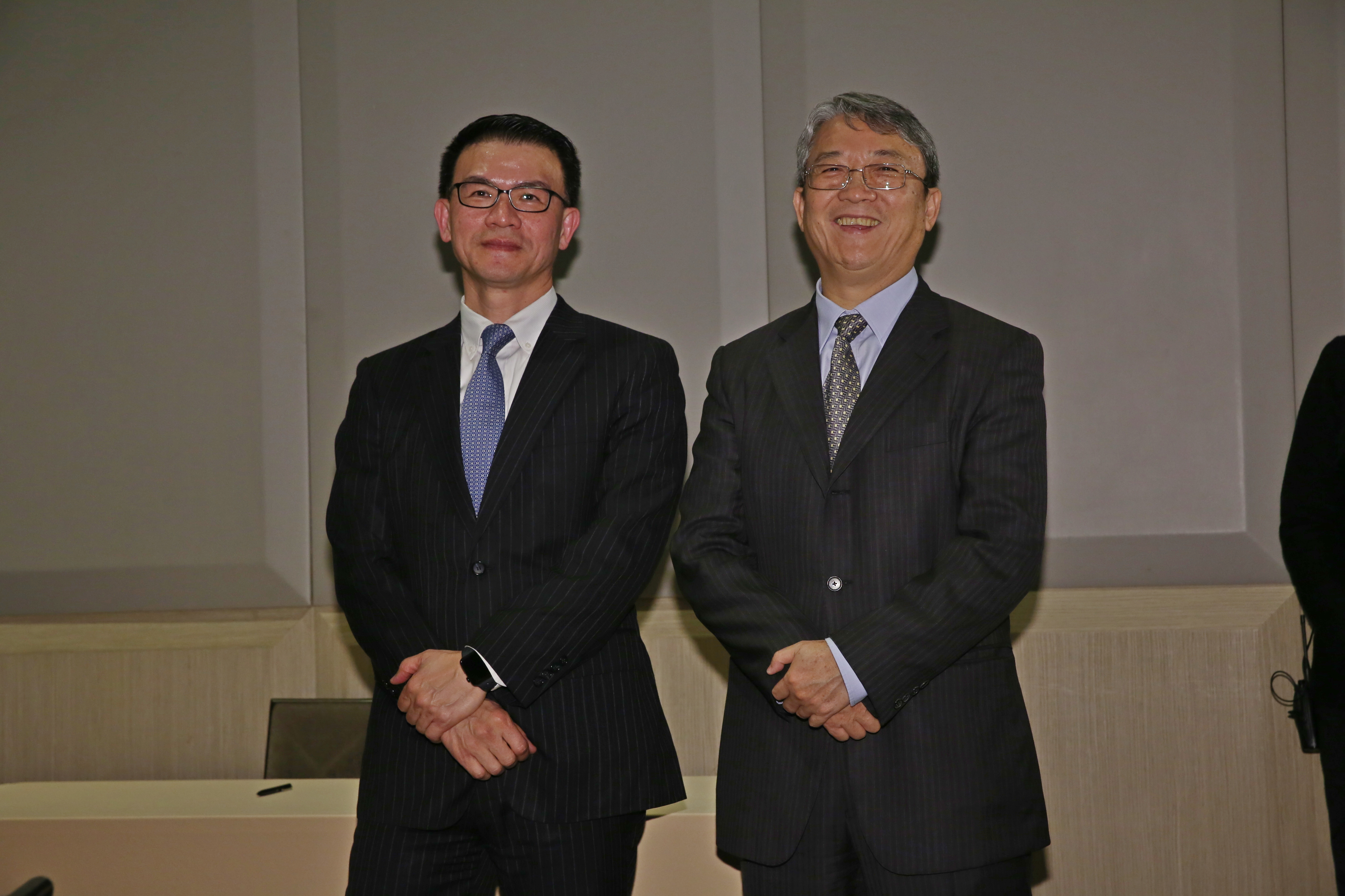 謝健南（右）升任全聯副董，總經理則由蔡篤昌（左）擔任。