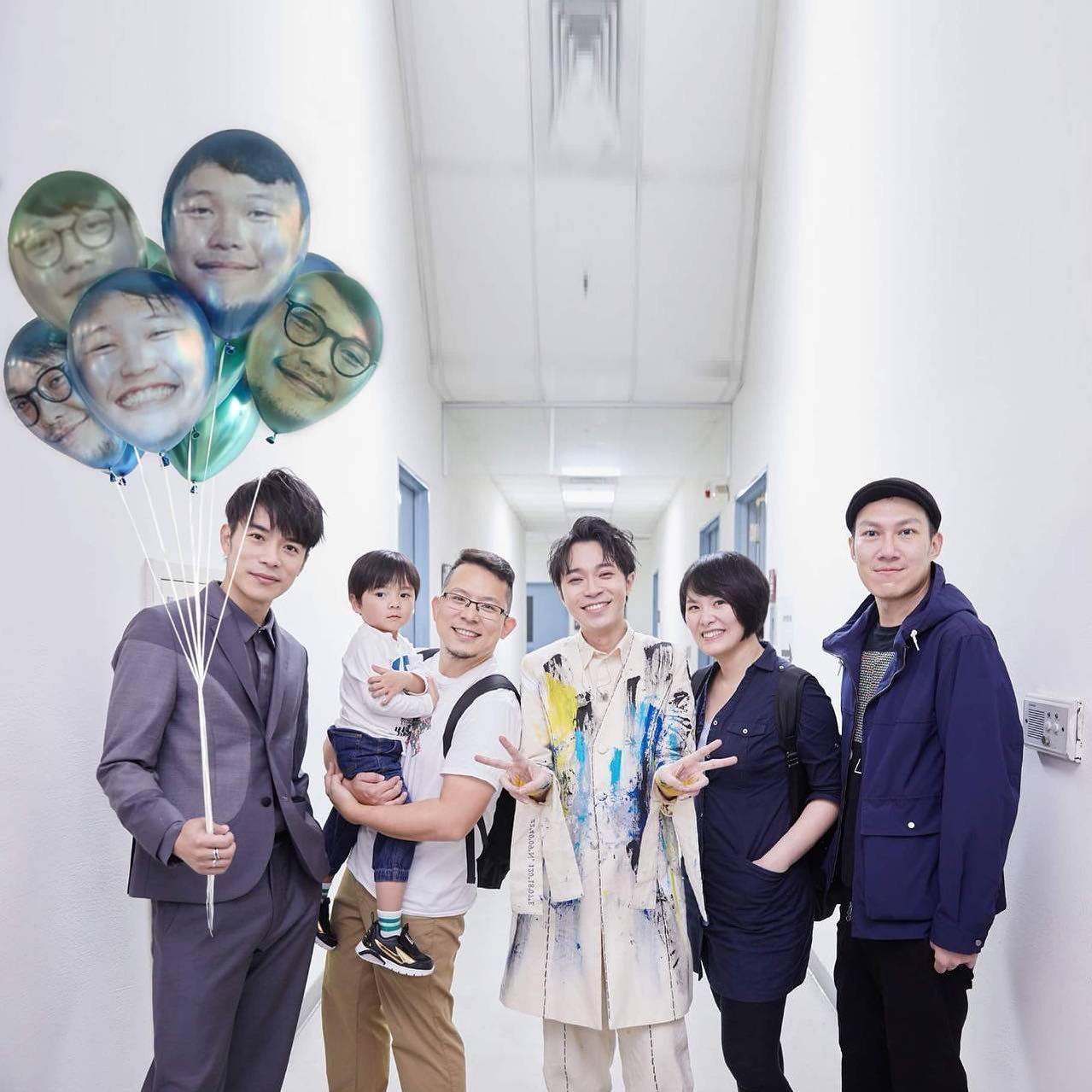 蘇打綠展現絕佳向心力,成員紛紛力挺青峰。(翻攝自馨儀臉書)