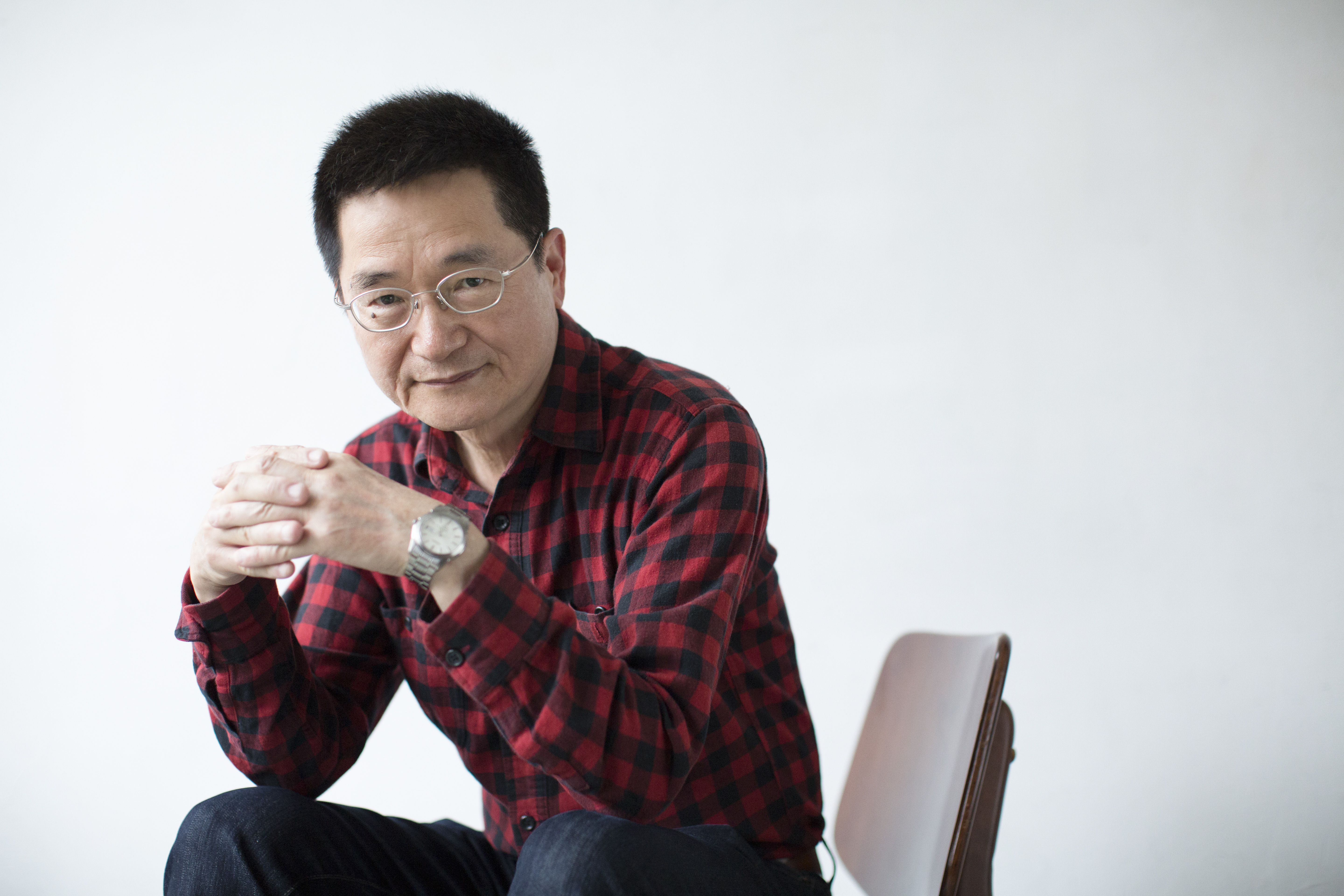 王駿執筆的《十信風暴》小說，由當年全程參與報導的撰述，以小說形式呈現當年弊案之下的暗潮洶湧，揭密此案不為人知箇中內幕。