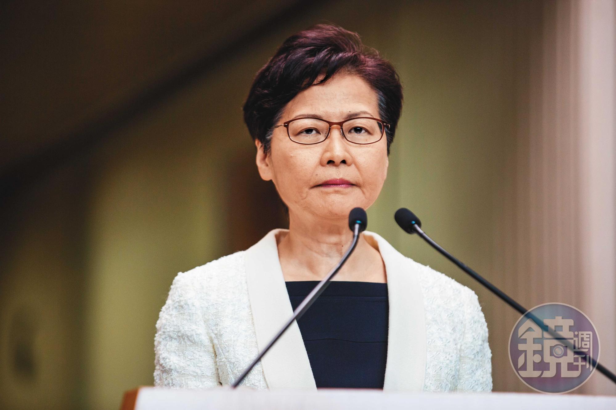 疫情謠言四起,肇因於去年的「反送中」抗爭,讓部分香港民眾對香港特首林鄭月娥(圖)喪失信任。