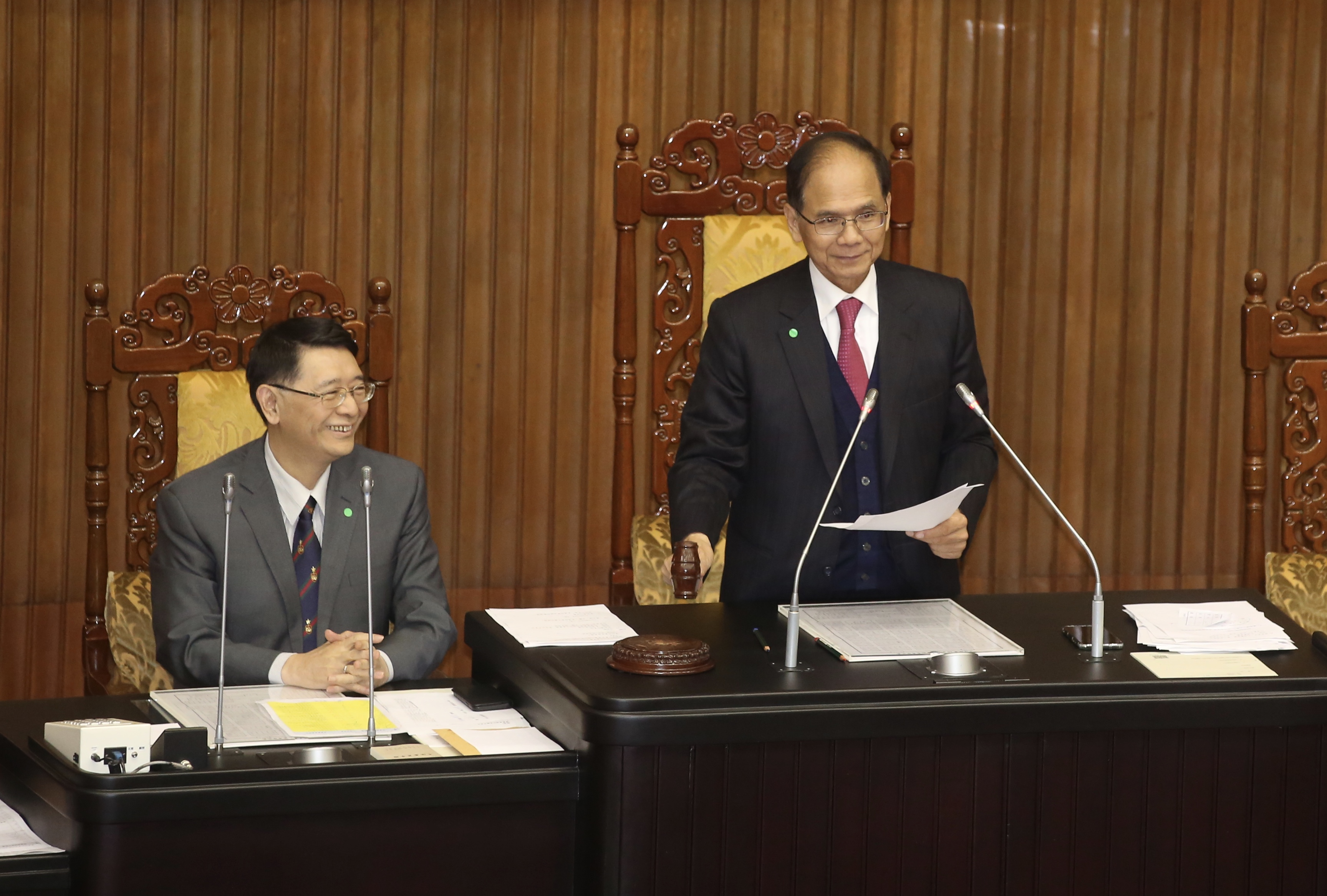 立法院今三讀武漢肺炎防疫及紓困振興特別條例。