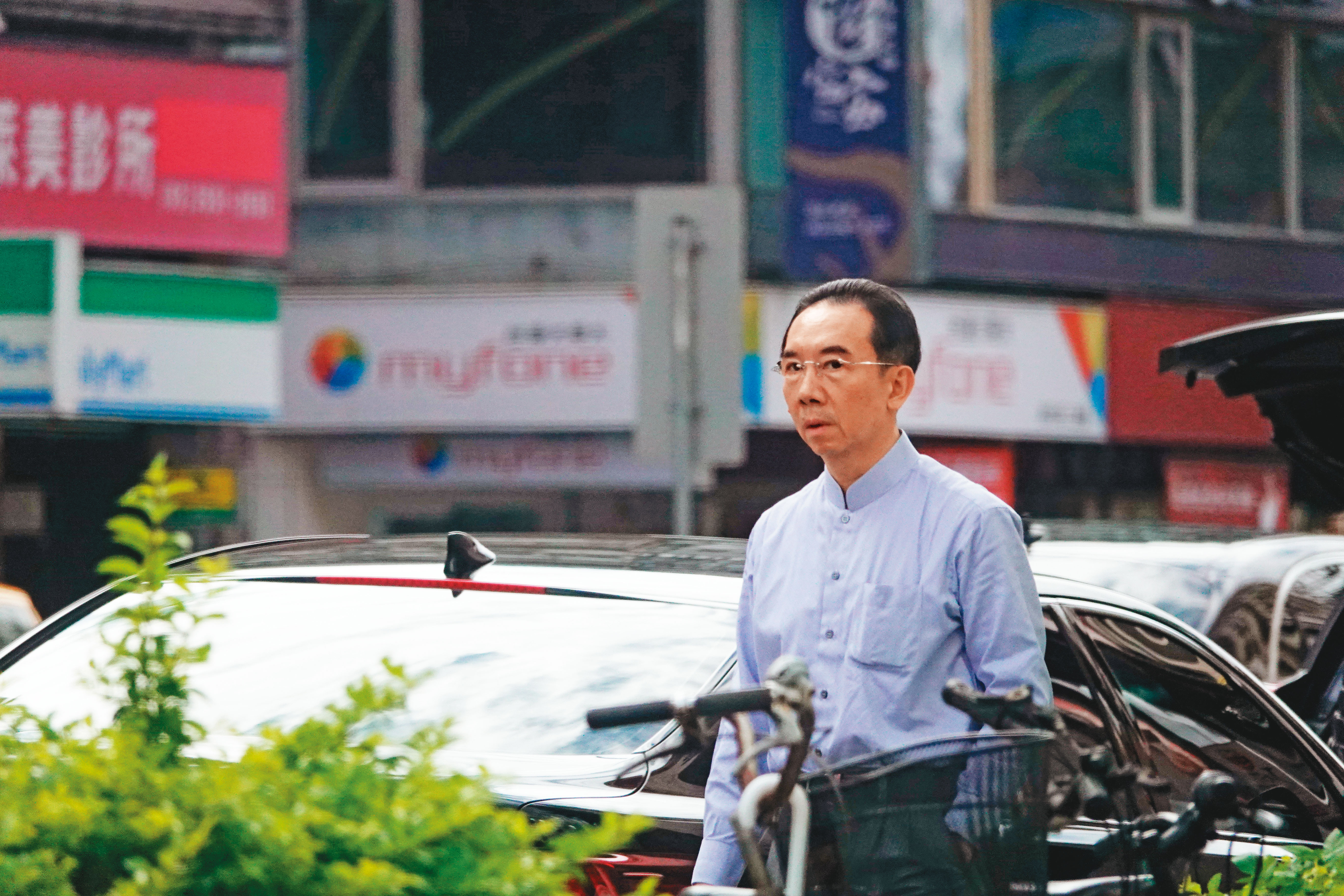 張榮發三子張國政委由律師強調黑道與他無關，但他與妻子創的「政慧基金會」員工，卻涉入黑道恐嚇長榮案。