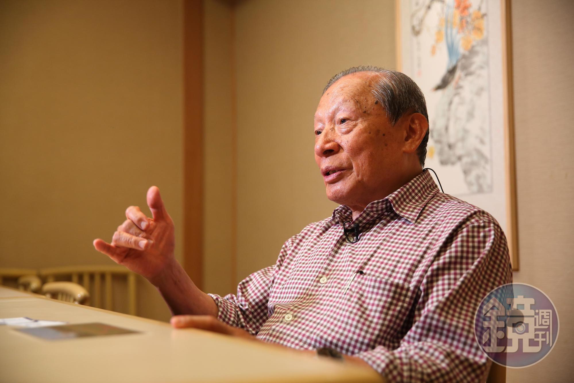 1979年,洪騰勝以父親積蓄加上兄弟出資和貸款,募集1億5,000萬元在台北南京東路開設兄弟大飯店。
