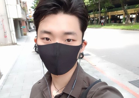 曾來台發展的韓國網紅宋讚養指出，韓國疫情大爆發是因為邪教。（翻攝自himmsong Instagram）