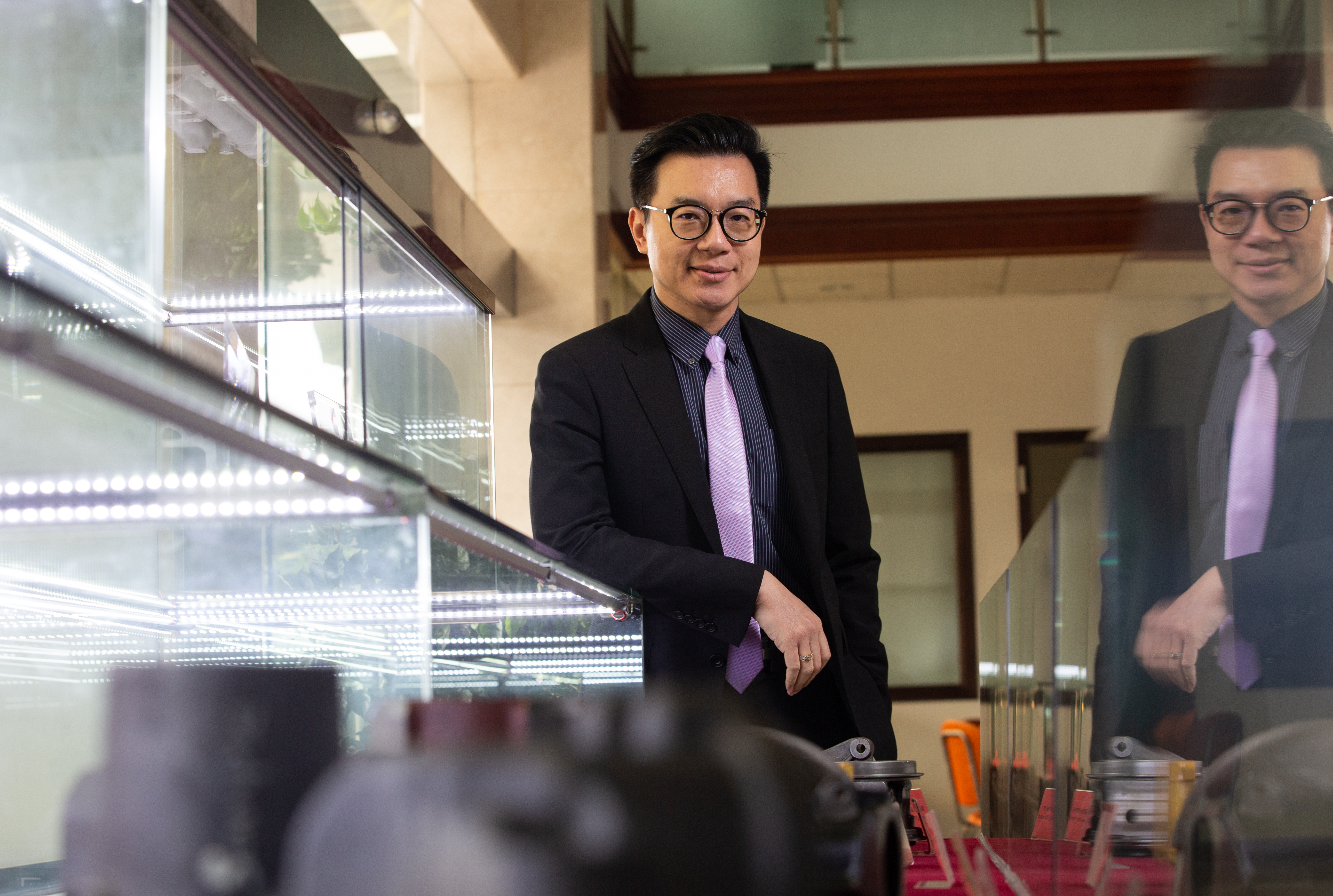 察覺中國鑄造產業可能面臨產能過剩的風險，呂皇甫力阻光隆在福州設立鑄造廠。他描述，為此曾當了很長一段時間的烏鴉。