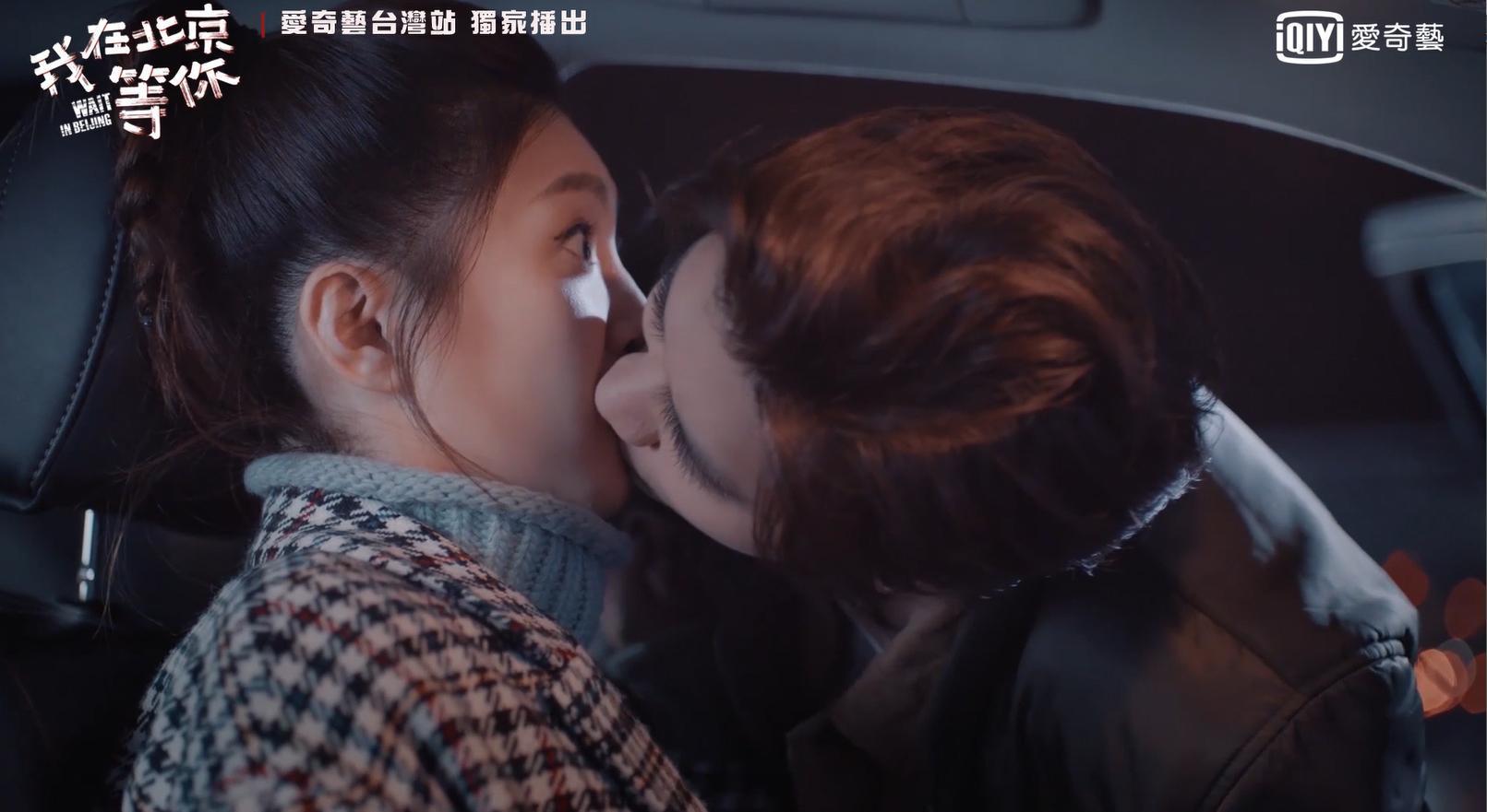 李易峰和江疏影的甜蜜吻戲引起討論。（愛奇藝提供）