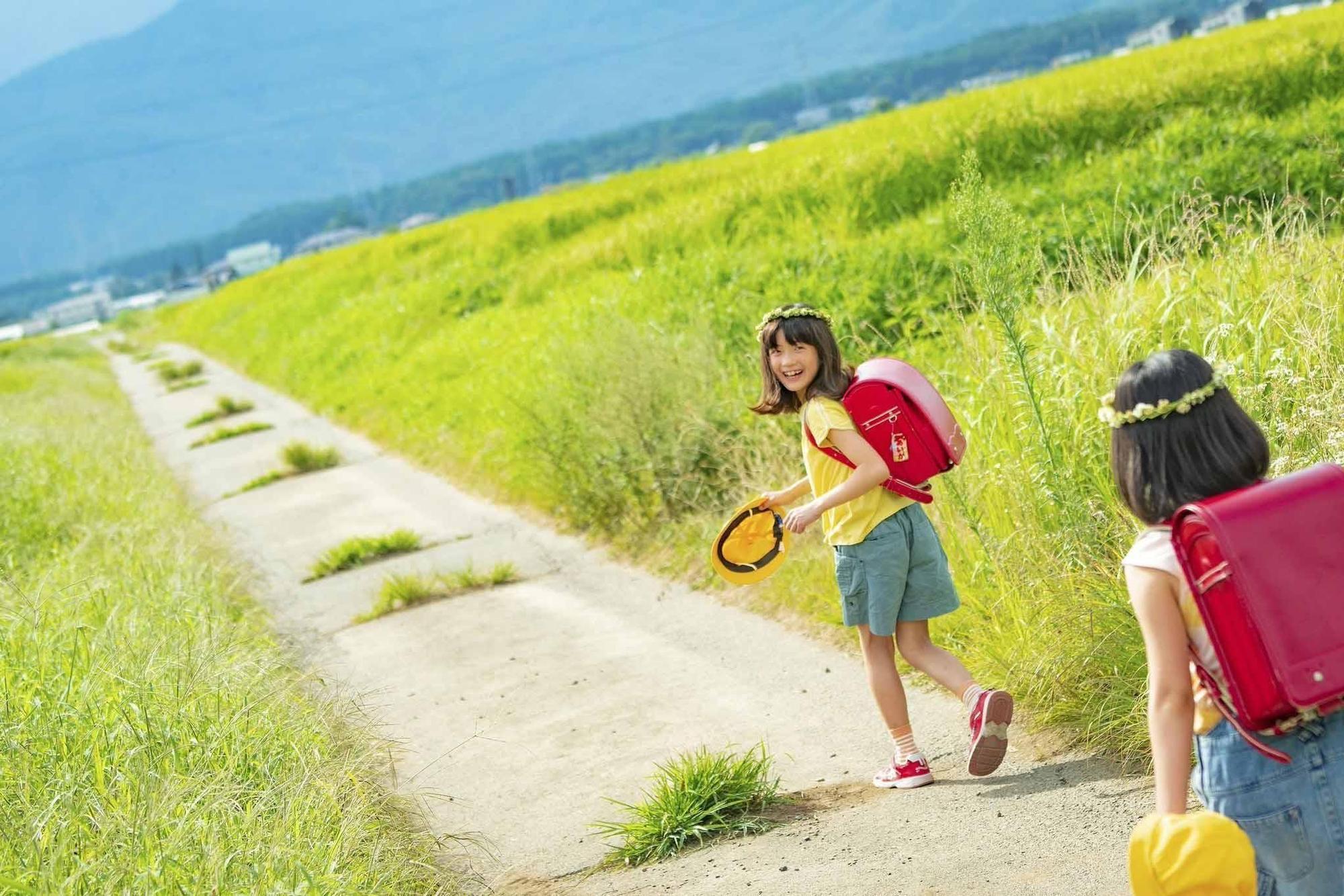 《罪樂園》藉由發生在村落的女學童綁架失蹤案探討犯罪成因。 （翻攝自popdaily.com）