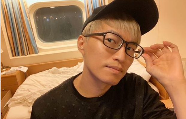 從鑽石公主號返台繼續隔離14天的台籍魔術師陳日昇公開自己的「隔離日記」。（翻攝魔術師陳日昇-視覺的衝擊臉書粉絲頁）