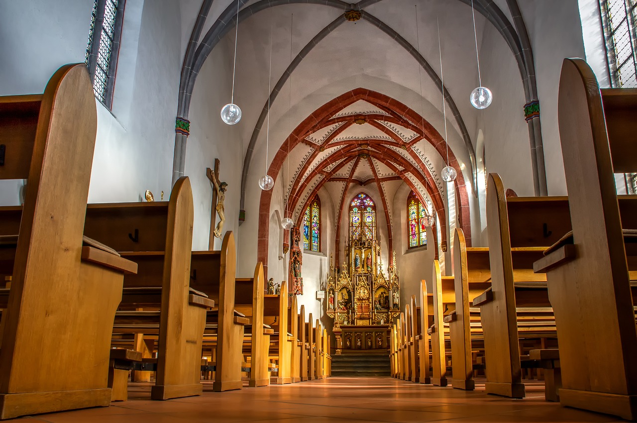 南韓天主教會近日進一步宣布全國16個教區皆暫停各地公開彌撒，圖為示意圖。（Pixabay）