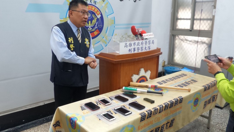 高市刑大破獲林男為首的「新鼎金幫」，起獲槍管、球棒等證物。（翻攝畫面）