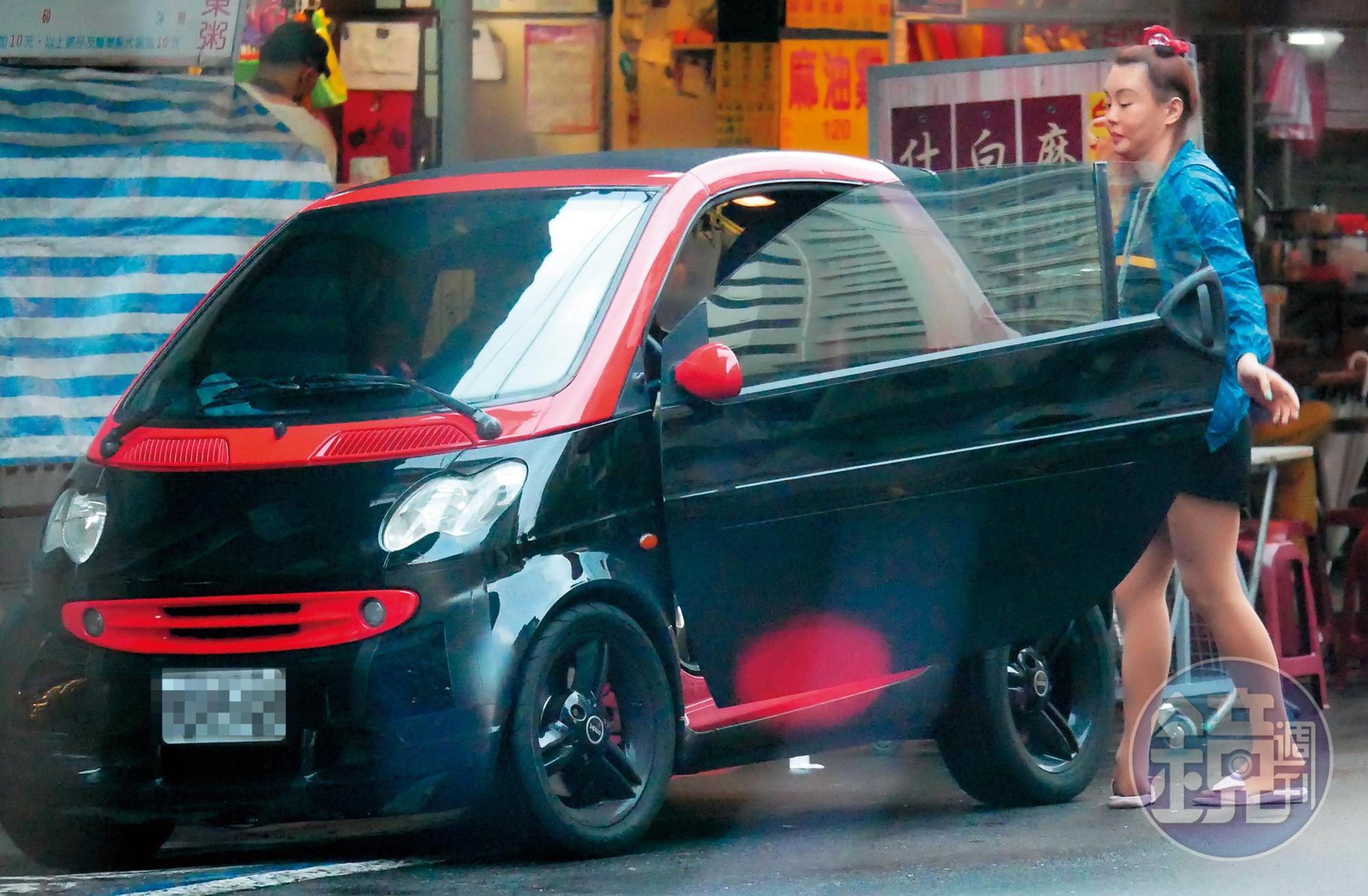 法拉利姐早已將法拉利跑車賣掉換錢,目前開小車。(資料照)