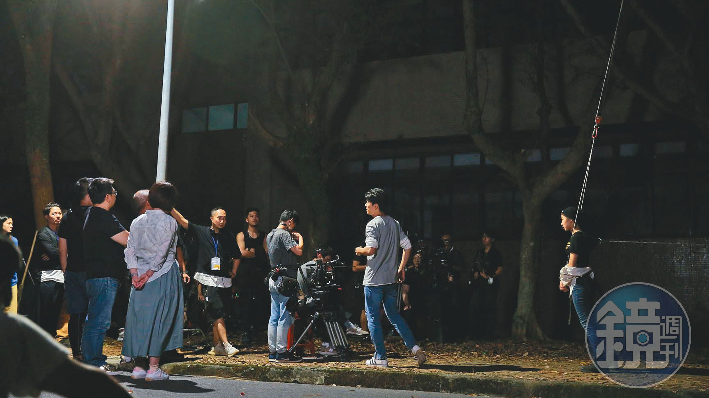 由於故事主線多集中在一個晚上，因此夜戲很多，經常拍到天亮，但全片不到1個月就殺青。（傳影互動提供）
