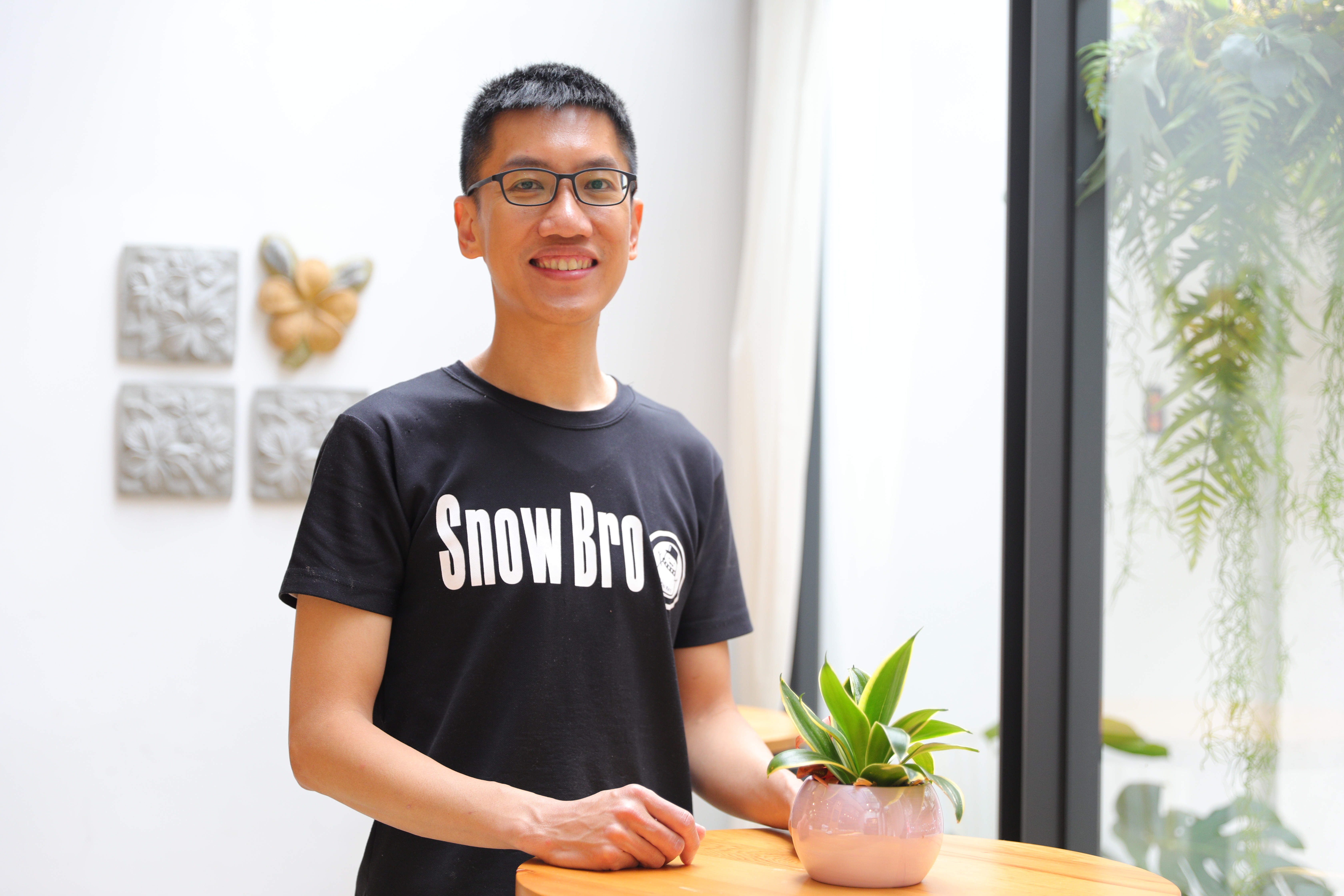 「秘方雪人兄弟」老闆鄭同晟做人實在，從他的甜湯能感受到。