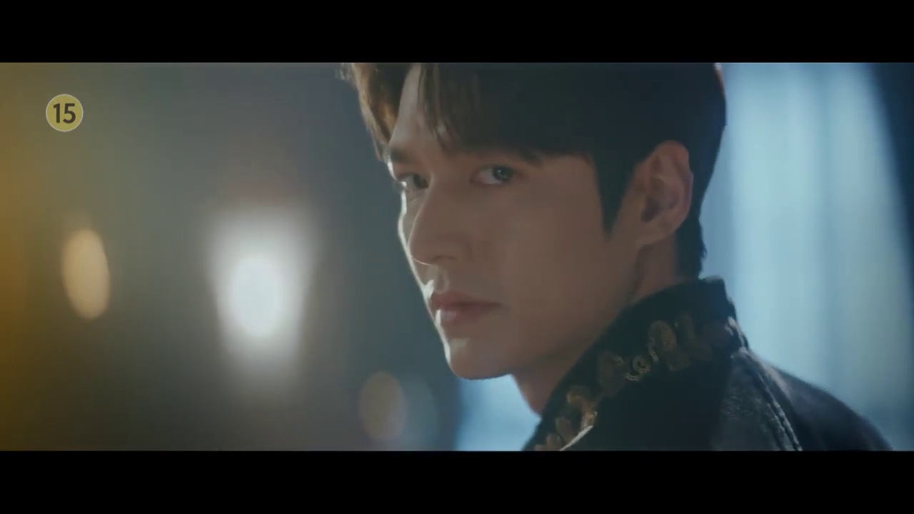 李敏鎬退伍首作《The King：永遠的君主》釋出最新預告。（截圖自影片）
