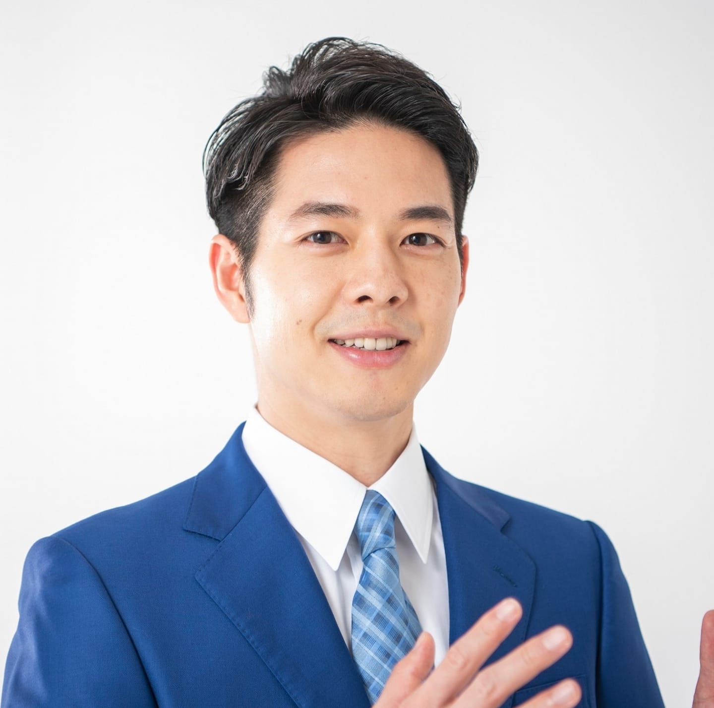 北海道知事鈴木直道不只顏值高,霸氣的防疫決定也獲得讚賞。(翻攝鈴木直道臉書)