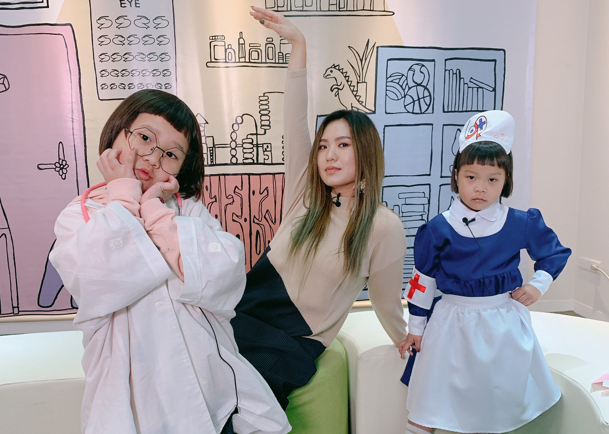 孫盛希（中）近日開始籌備新專輯，希望下半年能帶來全新的音樂作品。（索尼音樂提供）