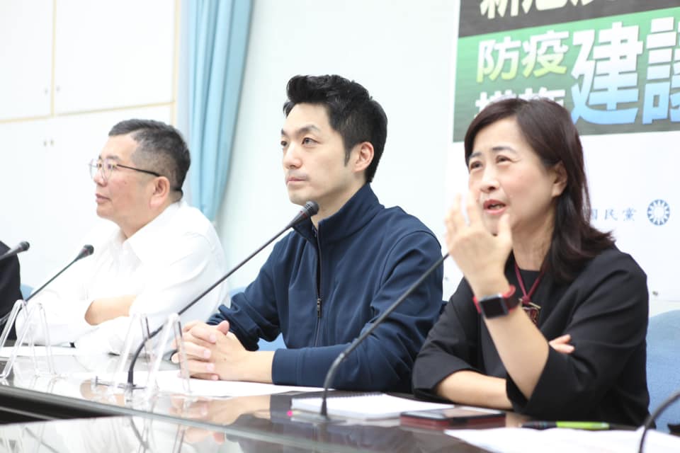 黨團書記長蔣萬安認為，出現院內感染是很大的警訊，若不謹慎處理，疫情可能持續擴大，甚至一發不可收拾。（翻攝自蔣萬安臉書）