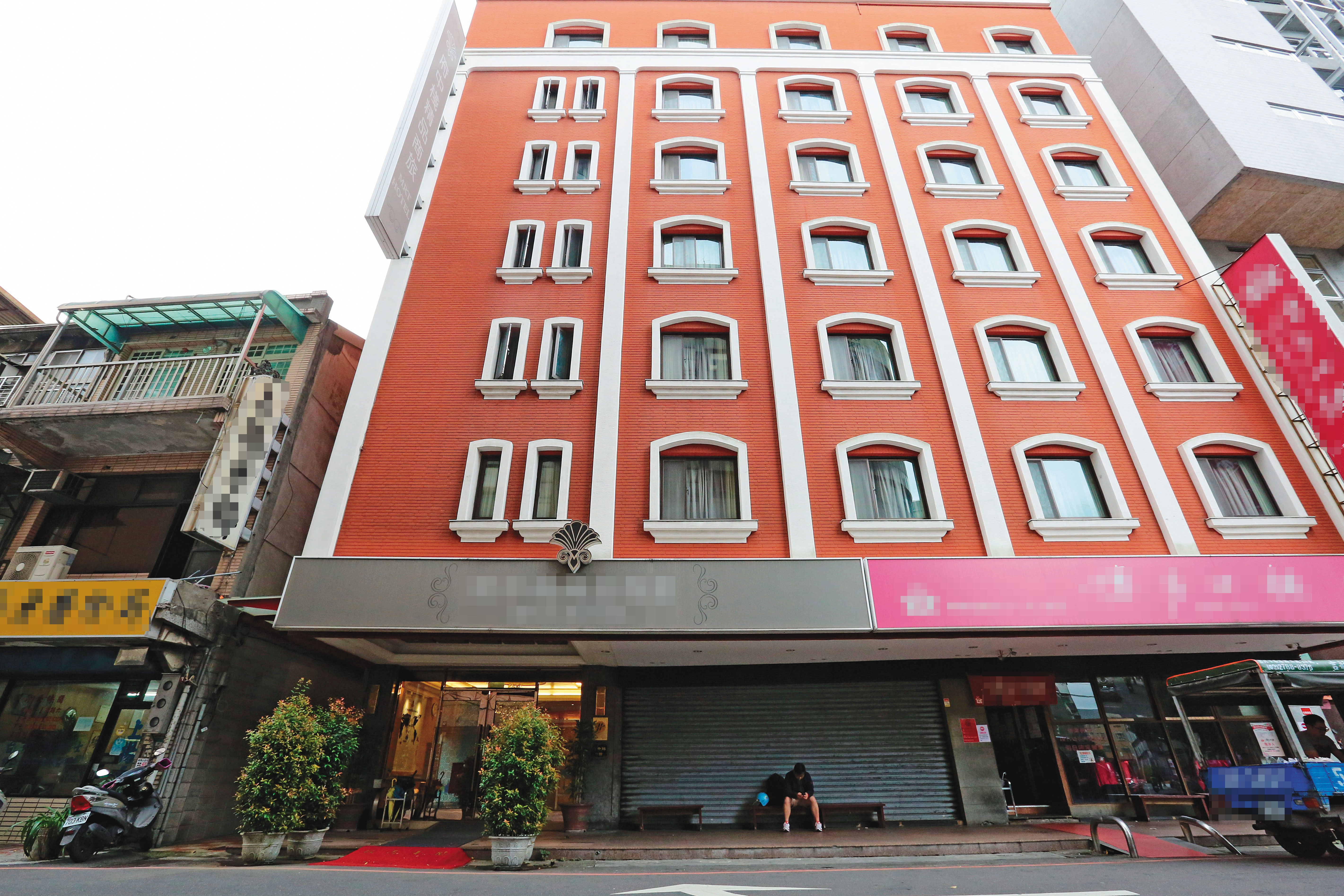 色老闆覬覦女會計姿色，將她載到板橋汽車旅館性侵得逞，還食髓知味要求簽下性愛契約，並在板橋另家商旅（圖）再度姦淫女會計。