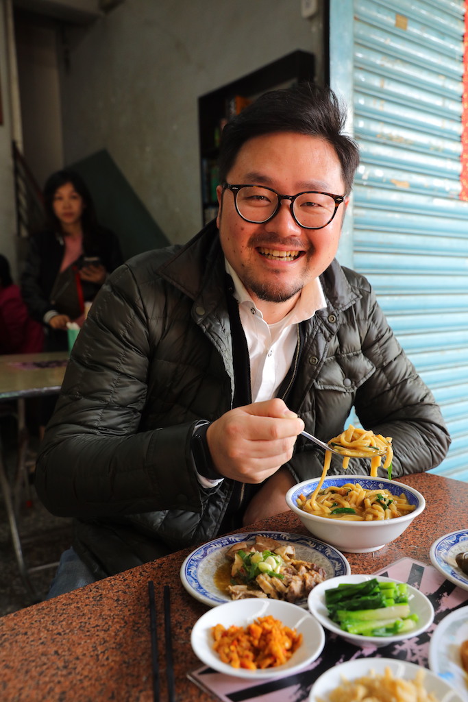 侍酒師陶緒康（Morris）。我經常在各式餐會上驚喜地喝到侍酒師Morris選搭的葡萄酒，也嘗過他出手調配的無酒精飲品，驚艷他對味道及食材組合的天份。