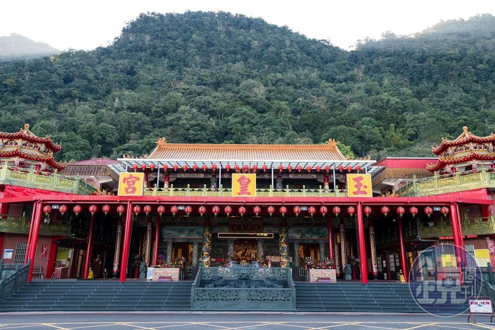 走完步道,可順遊至「玉皇宮」參拜。
