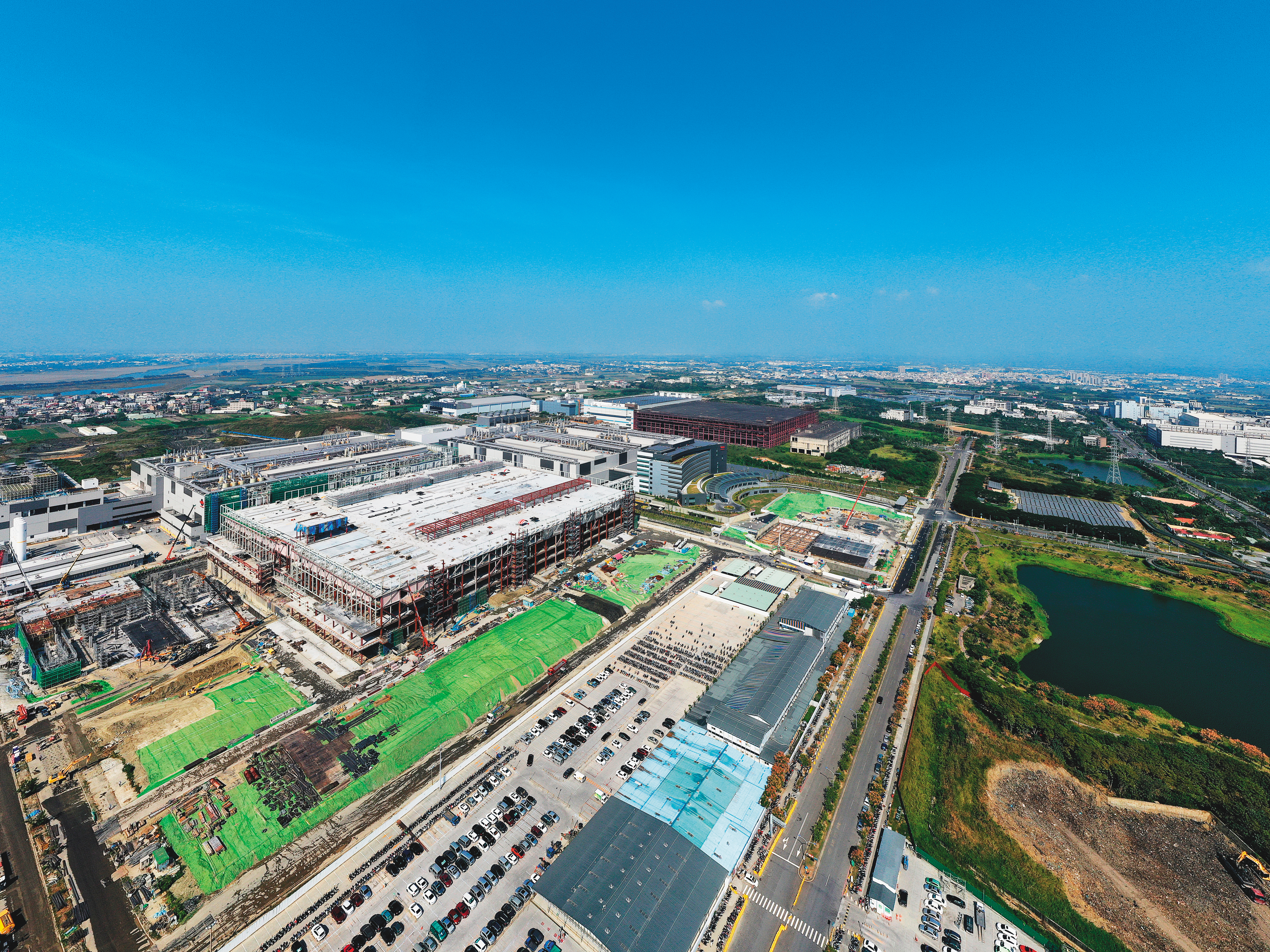 台積電新廠興建計畫在去年7月環評審查時，承諾使用20％的綠電。