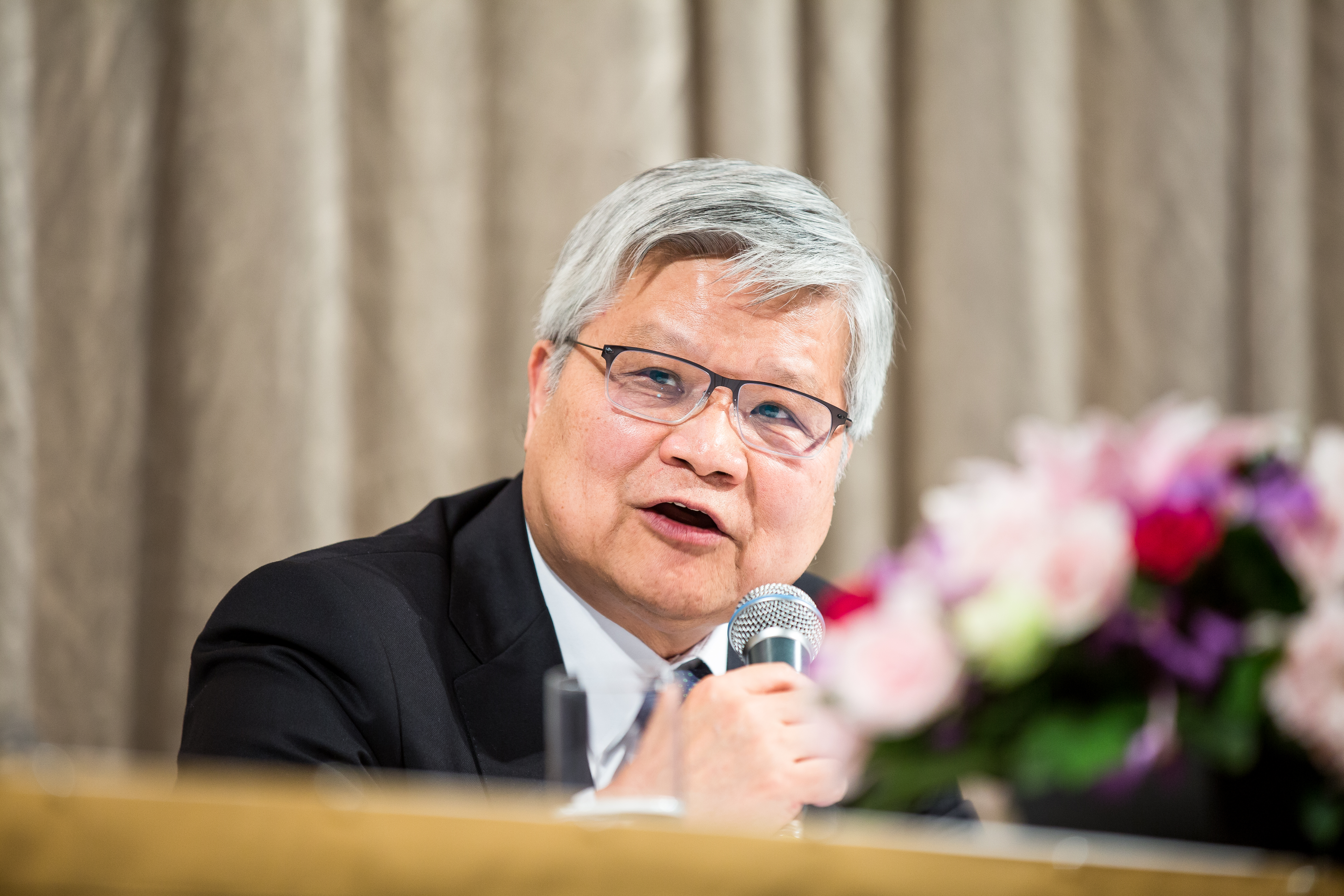 台積電總裁魏哲家表示，台積電的綠電是由合作廠商蓋太陽能電廠，發出來的電，台積電再全部收購。