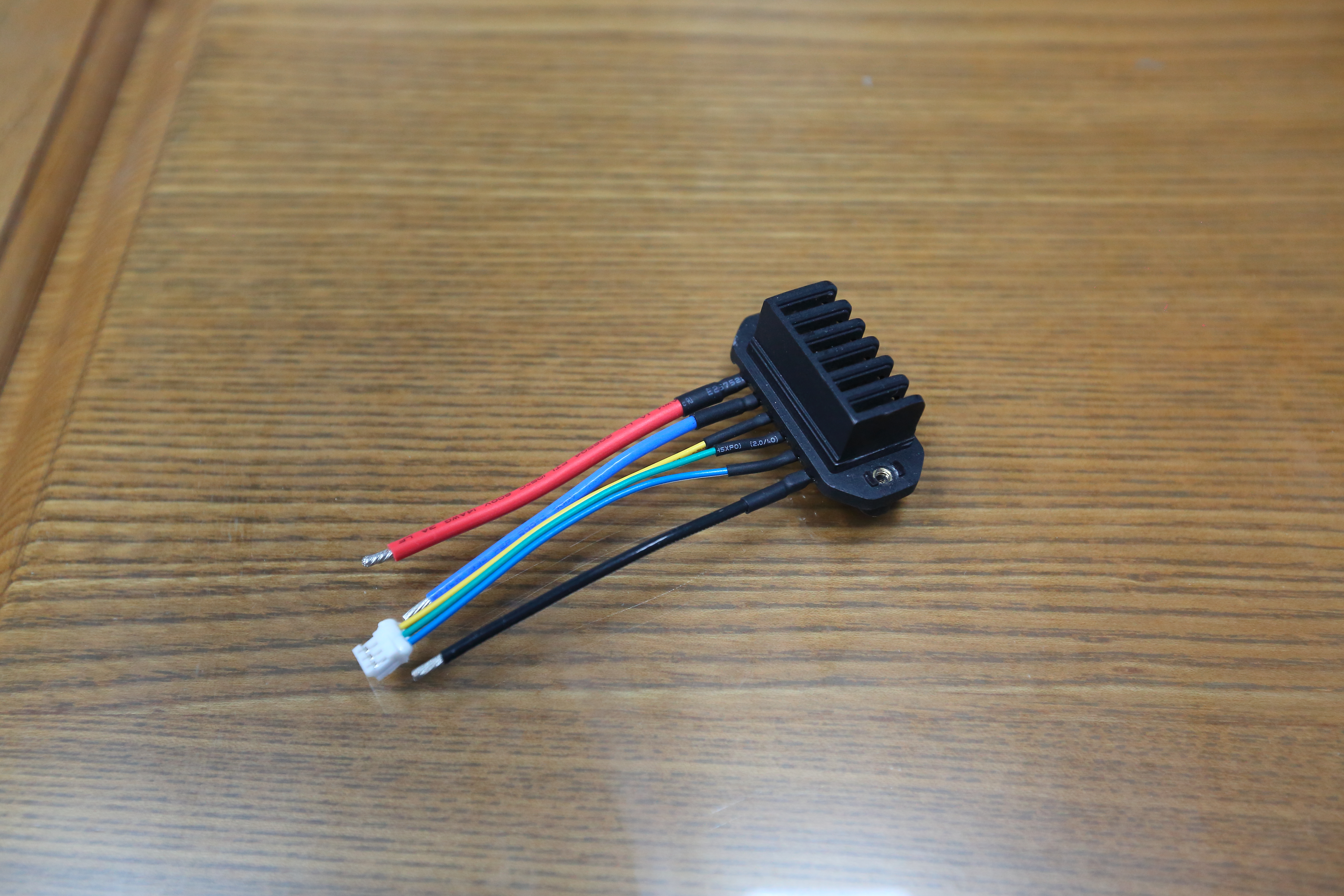 映興的防水連接器取得發明專利，打進巨大、美利達等電動自行車市場。