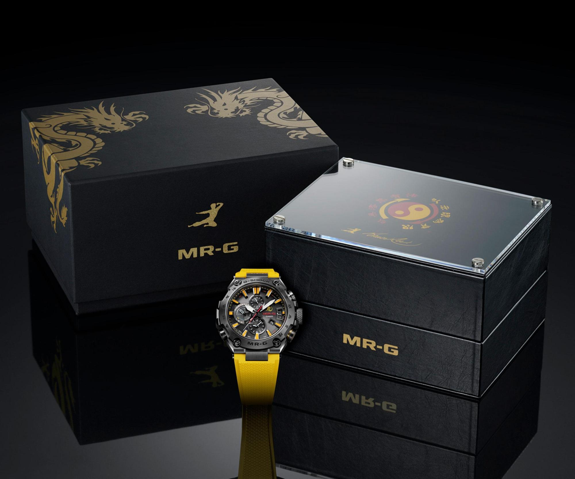 全新李小龍紀念聯名錶款(型號MRG-G2000BL)全球限量300只,定價NT$120,000。