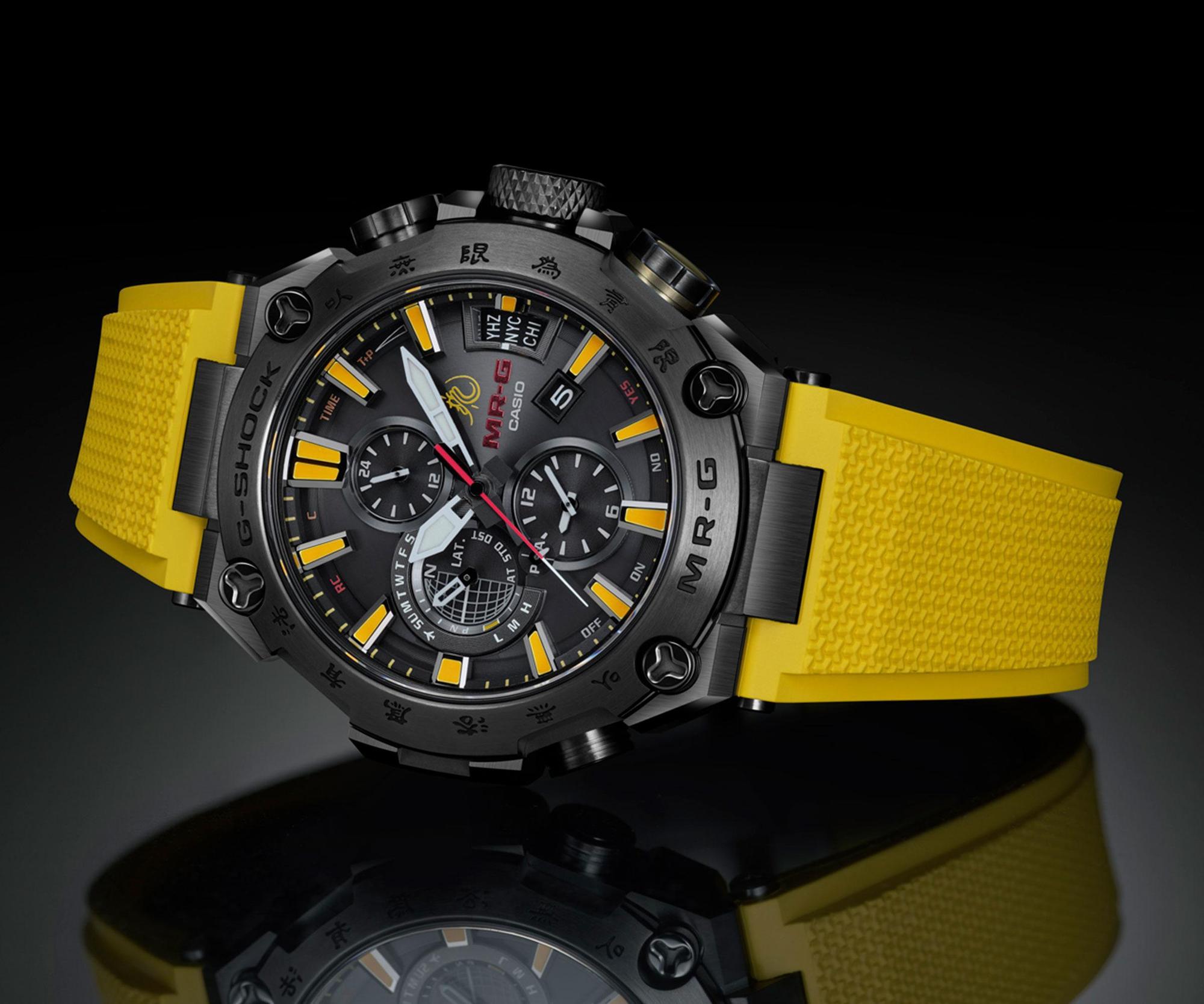 CASIO G-SHOCK推出的全新李小龍紀念聯名錶款,以招牌的黑黃配色作為主軸色調。