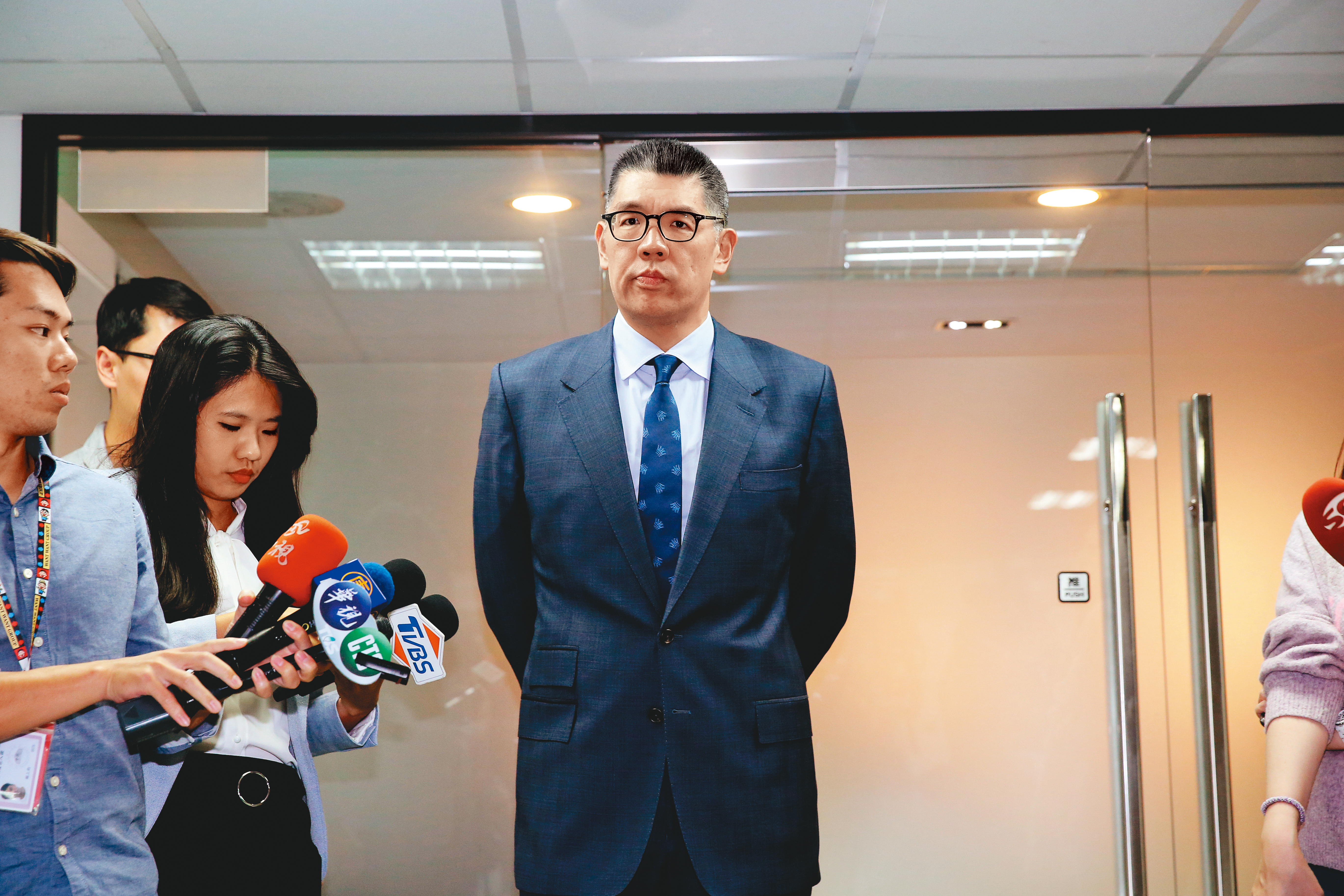 藍營青壯派代表人物之一的連勝文（圖），積極替江啟臣到各系統穿針引線、固樁。圖為連勝文2019年接受媒體聯訪。