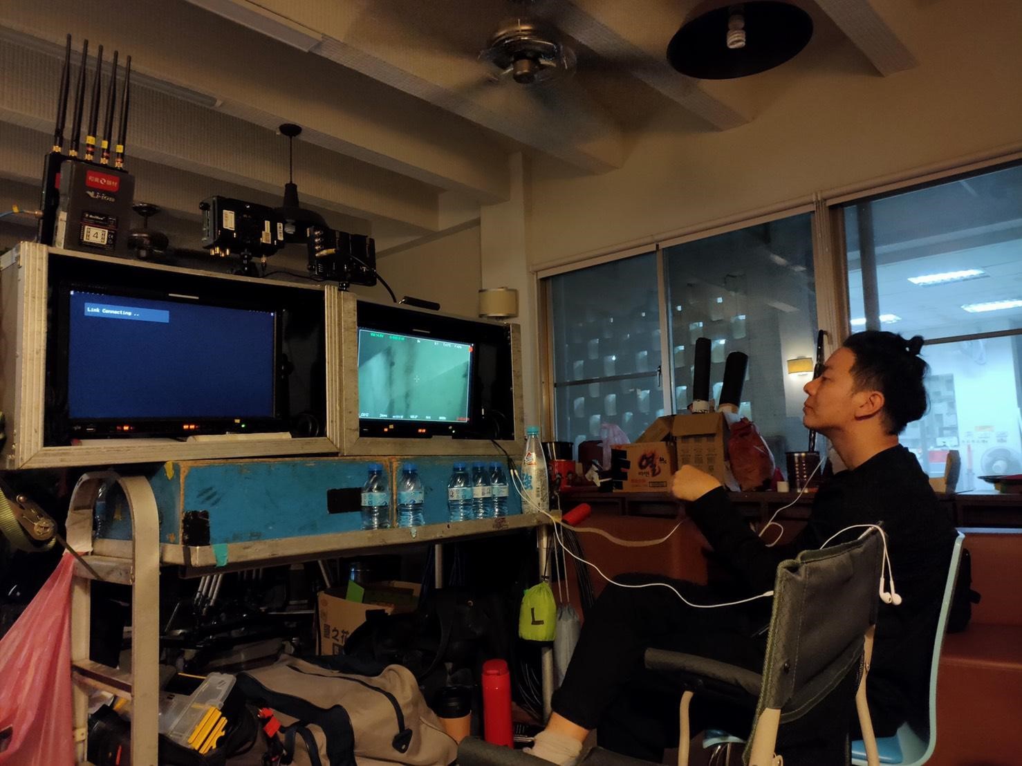 《女鬼橋》監製兼編劇郝柏翔從劇本、拍片到後製,全程參與。(張耿銘提供)