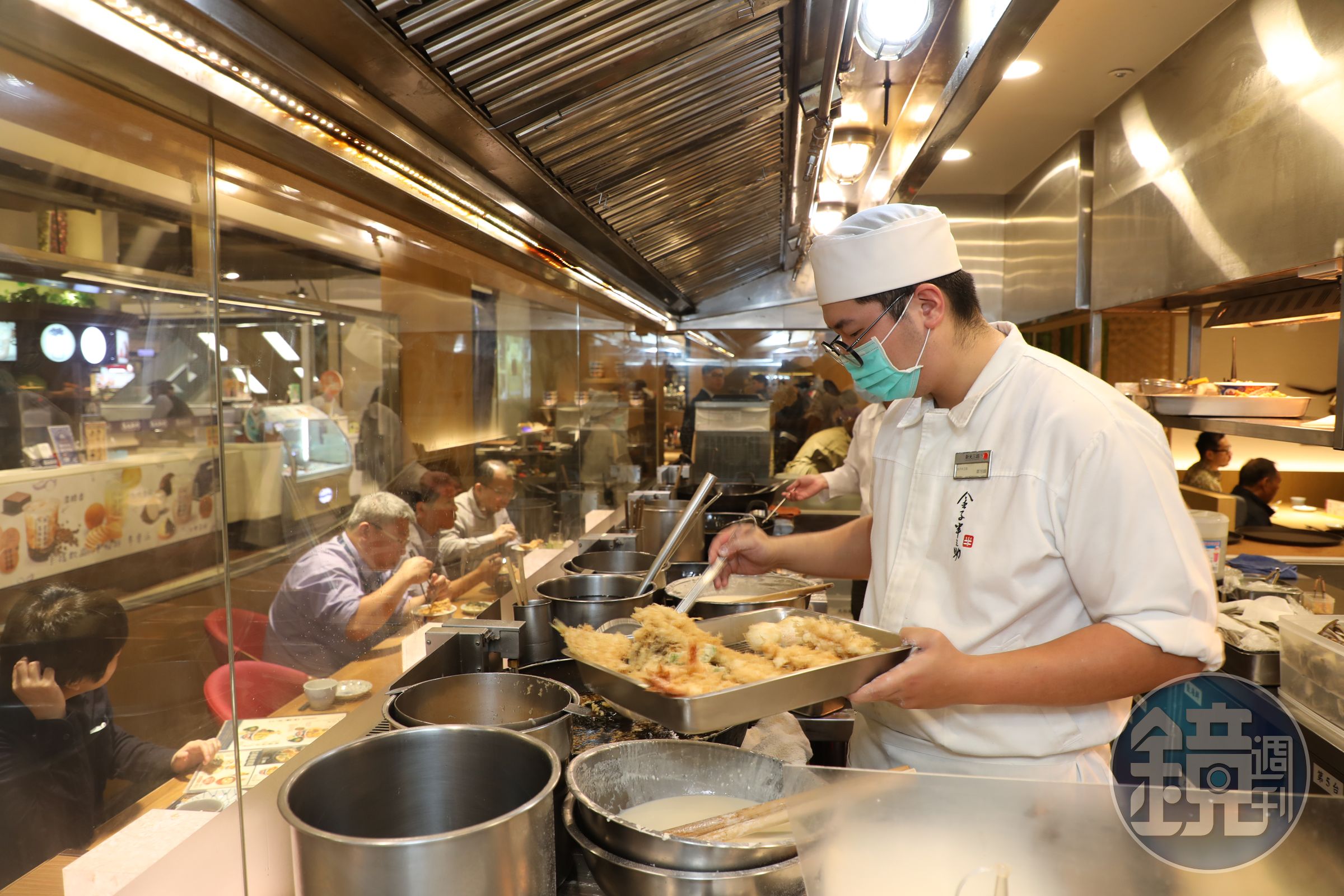 金子半之助是日本來的平價天丼店，炸功了得，食材把關也非常嚴謹。