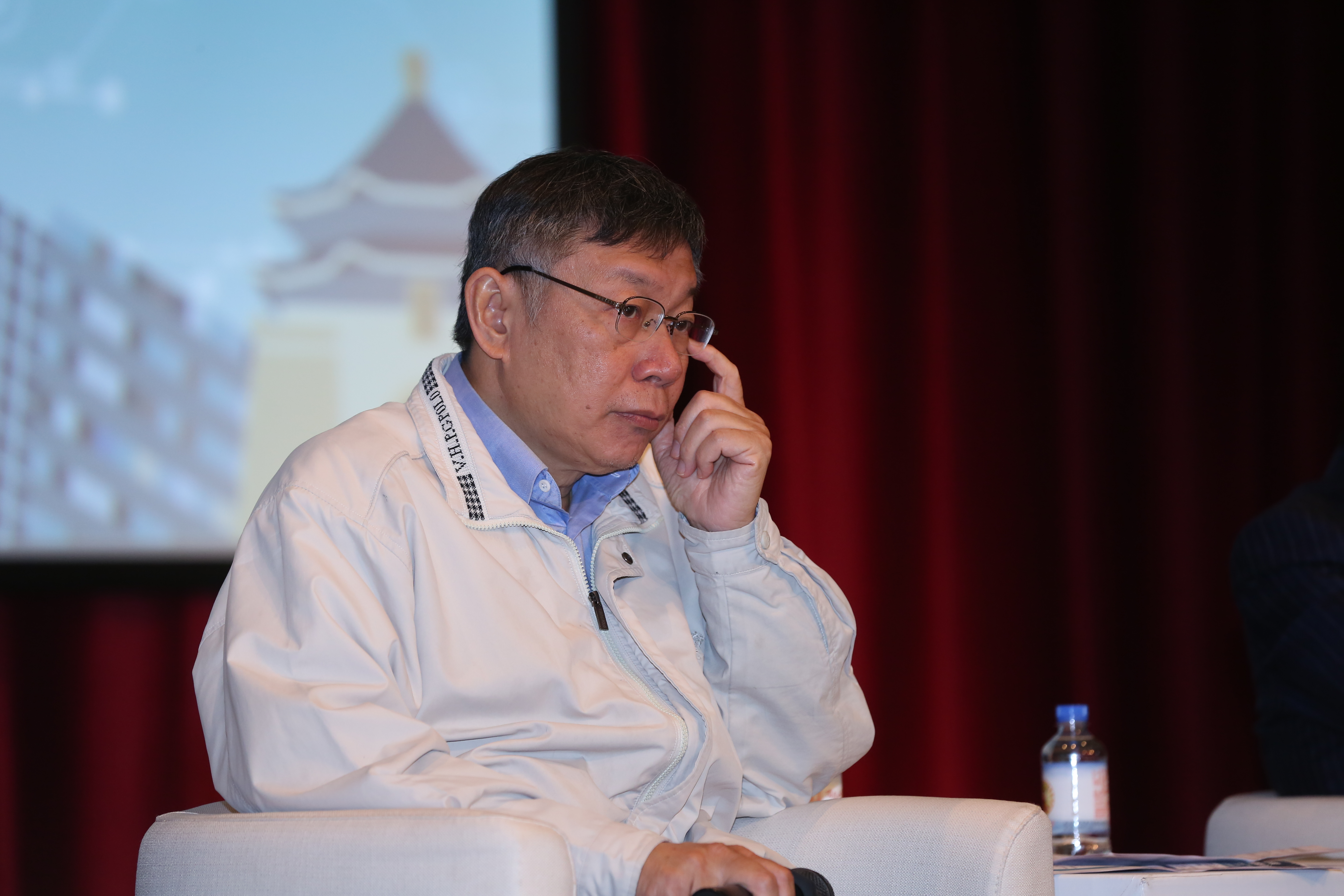 柯文哲表示，他主張公開，但中央政策不想這麼透明，「那我們就不要自己搞自己」。（本刊資料照）