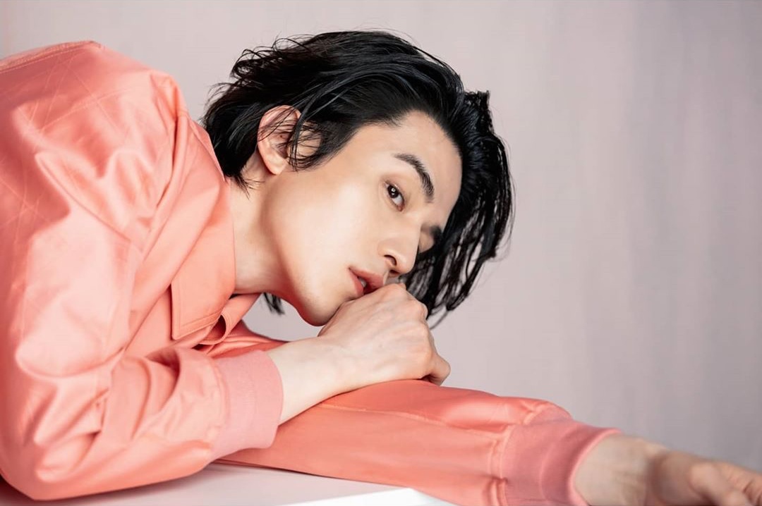 李棟旭傳與新天地教會有關，粉絲怒斥：「靠我歐巴的臉就能自創宗教！」（翻攝李棟旭IG）