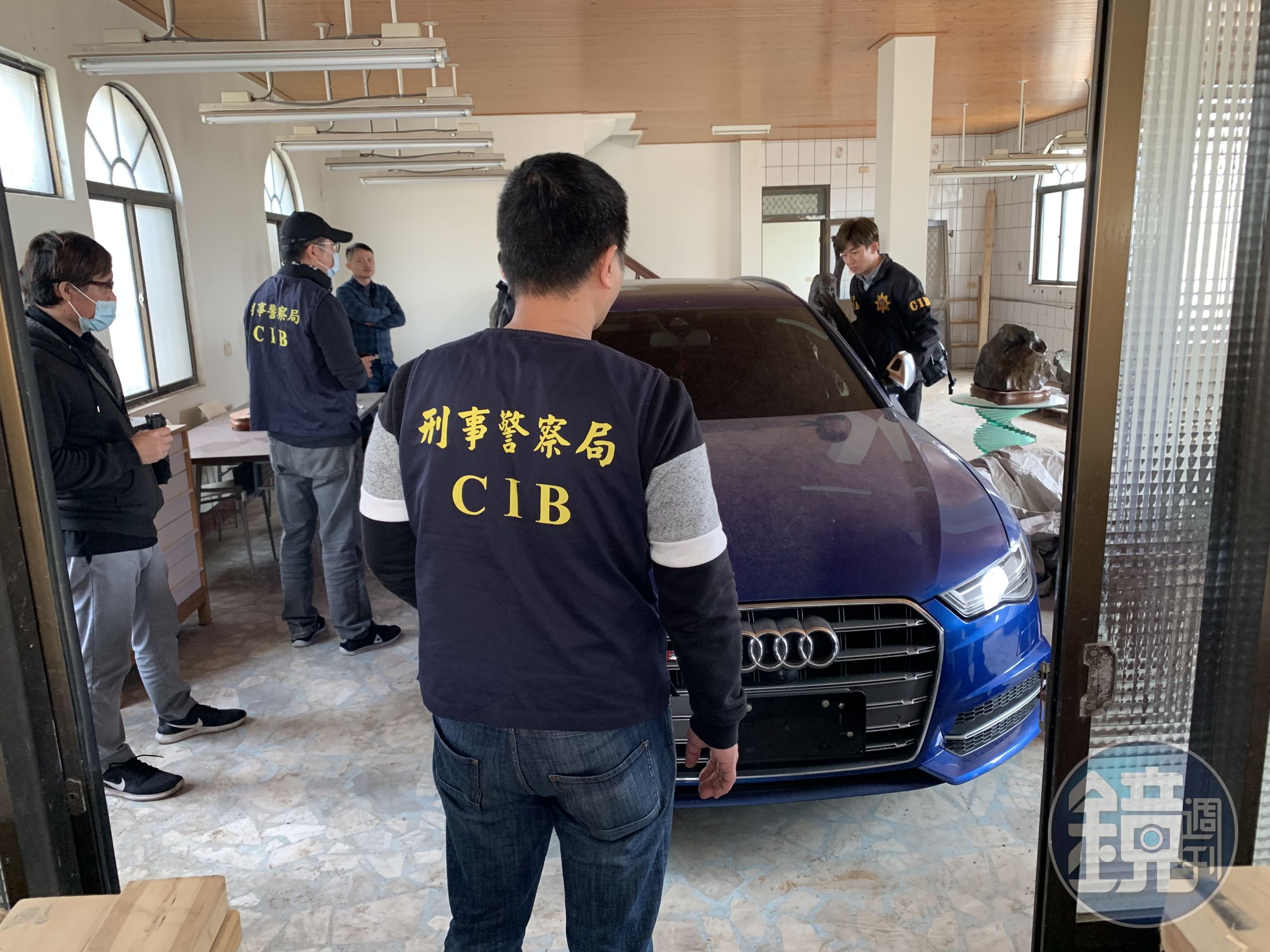 警方查扣奧迪等進口名車。（刑事局提供）