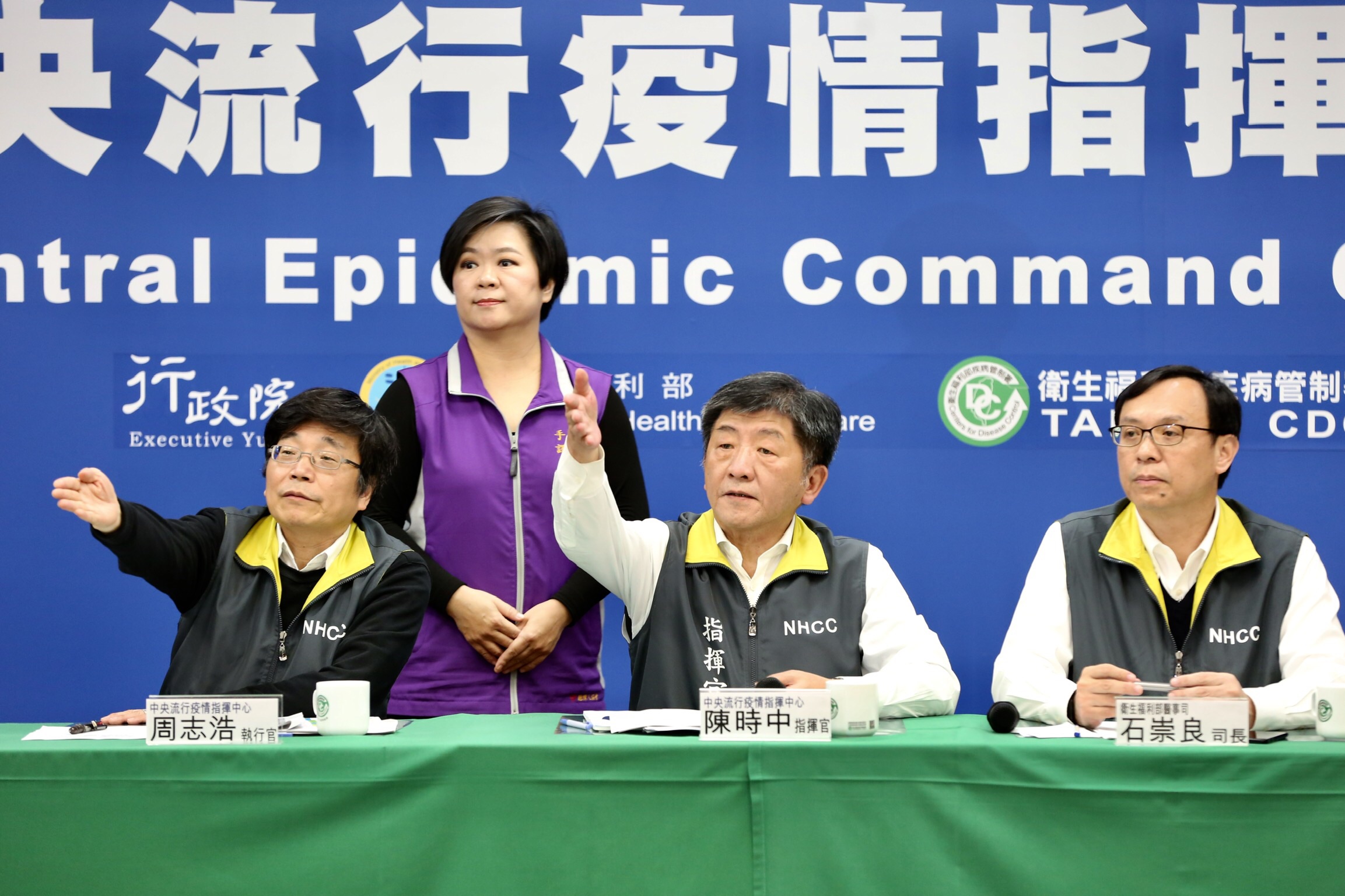 中央流行疫情中心指揮官陳時中認為，不會天真以為台灣可以避過社區感染。