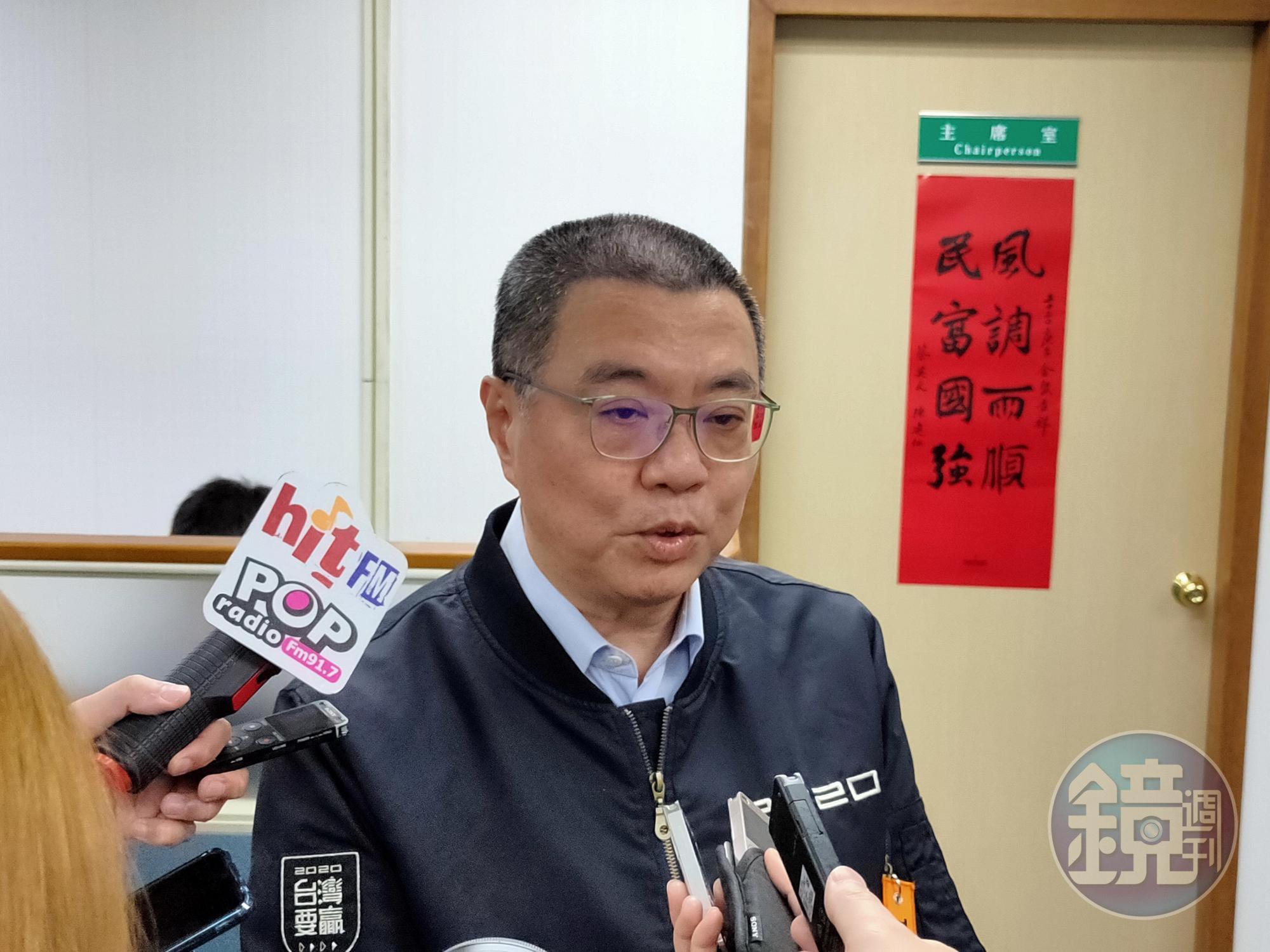 民進黨主席卓榮泰昨以平頭造型現身。